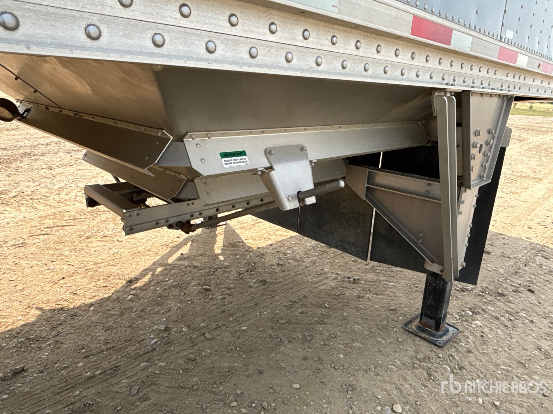 2021 Load King 28 ft Tri/A Super B-Train Lead