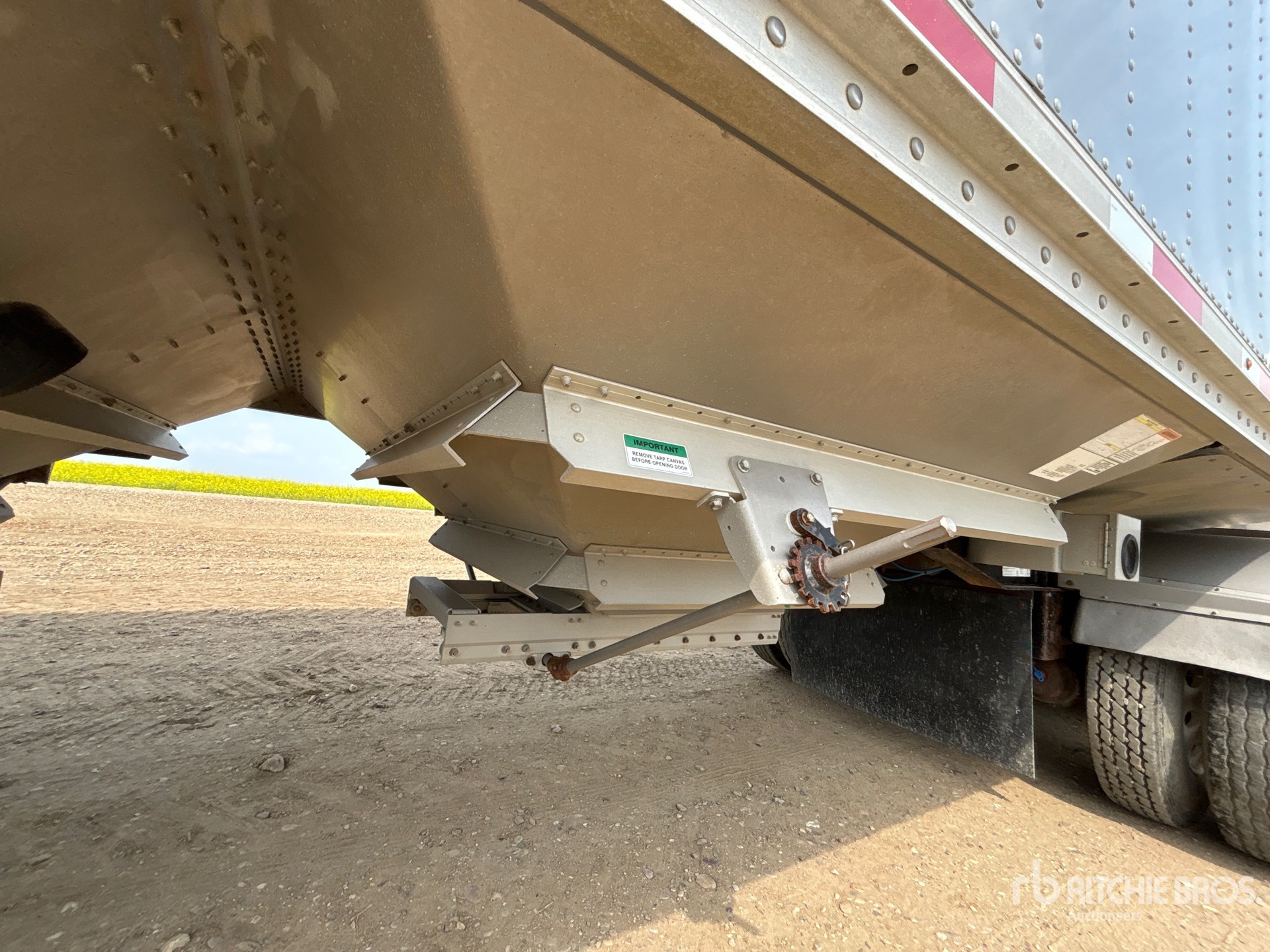 2021 Load King 28 ft Tri/A Super B-Train Lead