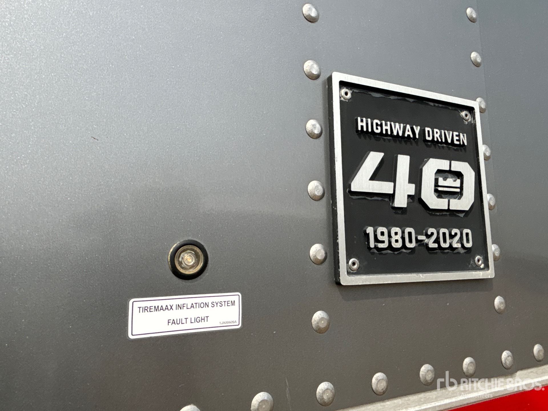 2021 Load King 28 ft Tri/A Super B-Train Lead