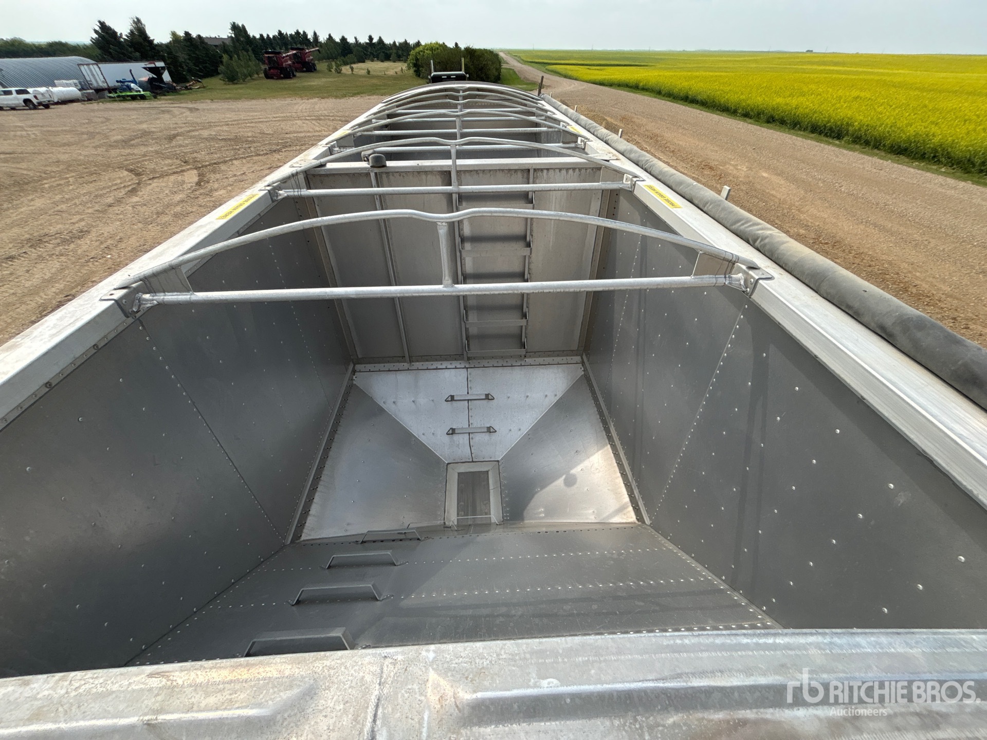 2021 Load King 28 ft Tri/A Super B-Train Lead