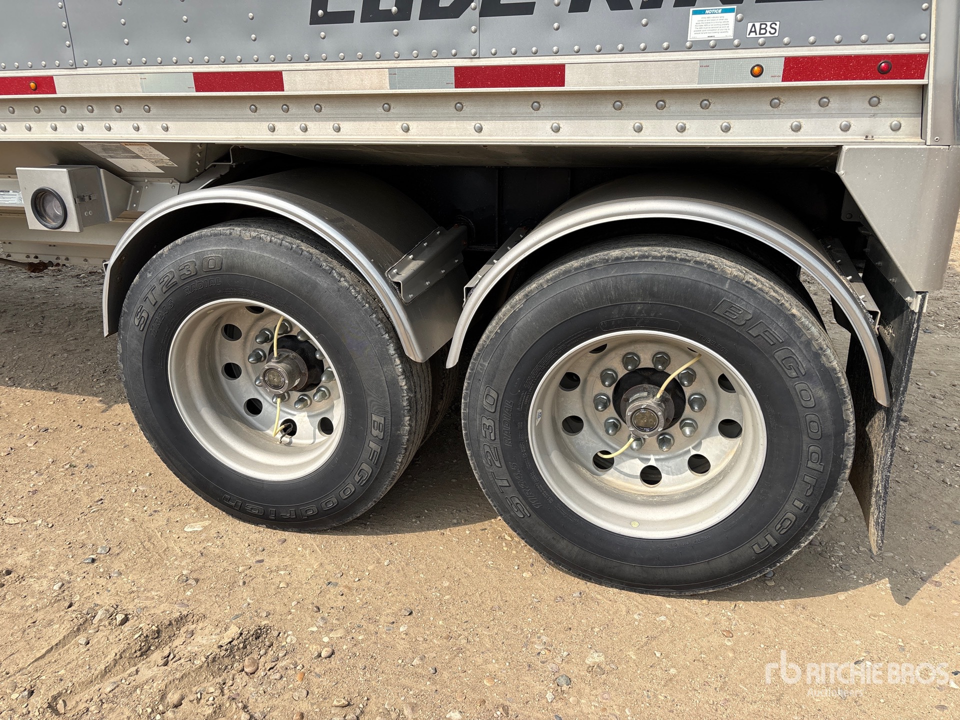 2021 Load King 30 ft Super B-Train Pup