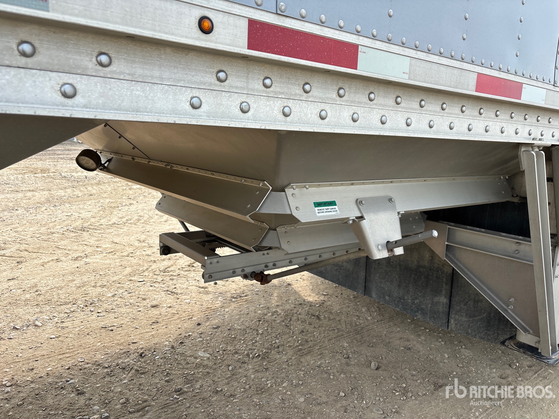 2021 Load King 30 ft Super B-Train Pup