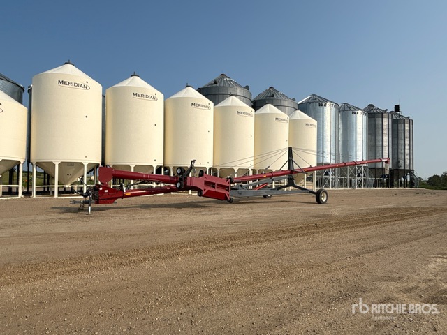 2021 Farm King 14-105 2021 Farm King 14-105 14 In X 105 Ft Swing Grain Auger Grain Auger