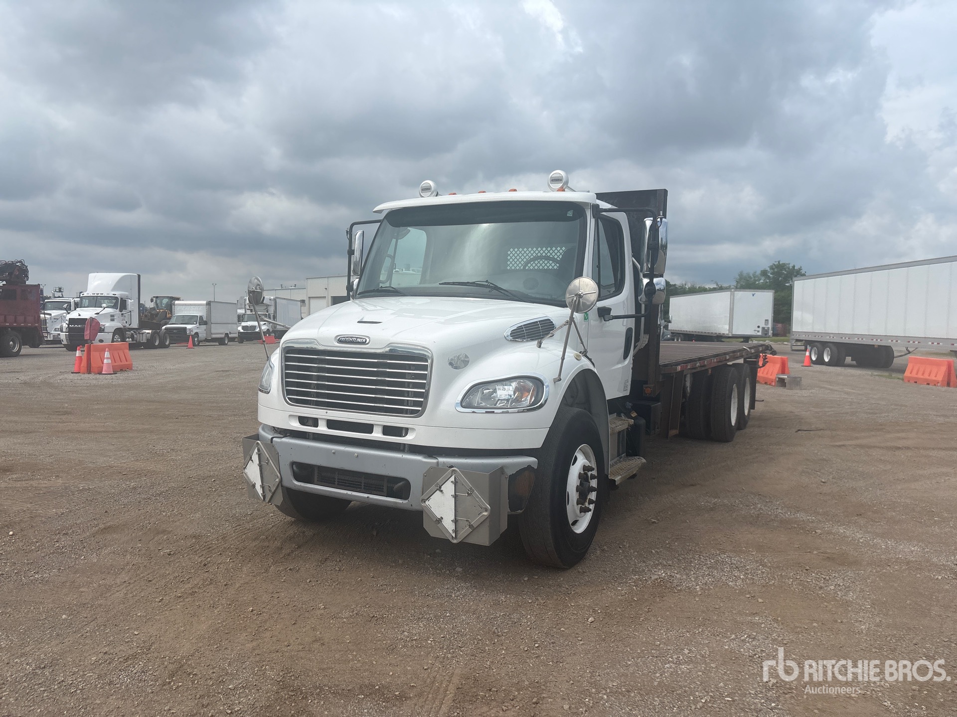 2016 Freightliner M2 106