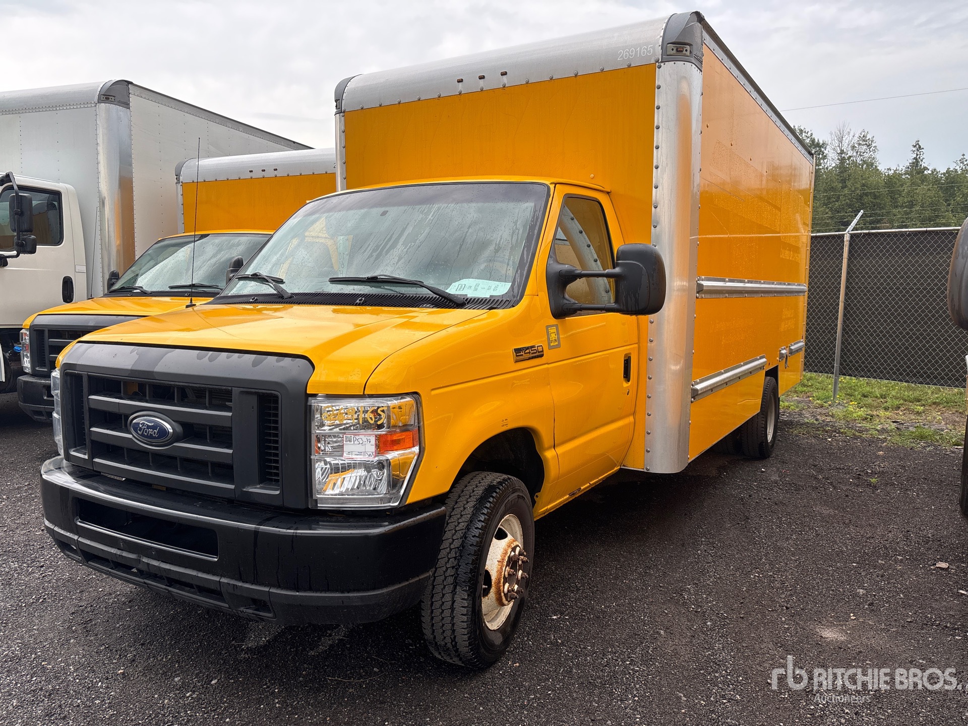 Photo of a 2018 Ford E450