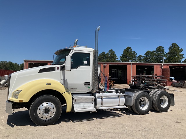 2014 Kenworth T880 6x4 T/A Day Cab Truck Tractor