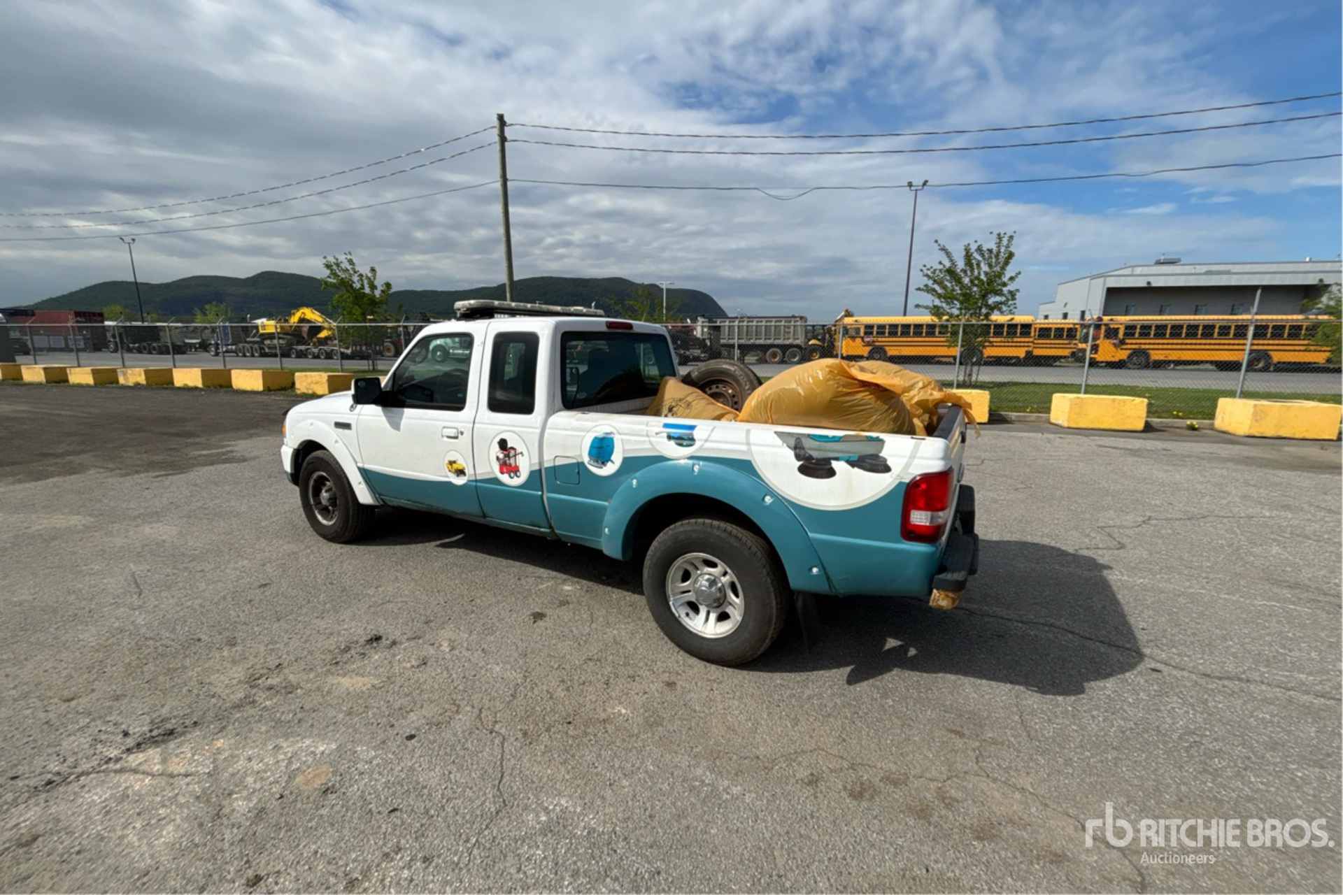 General Appearance with Picture, Left Rear Corner