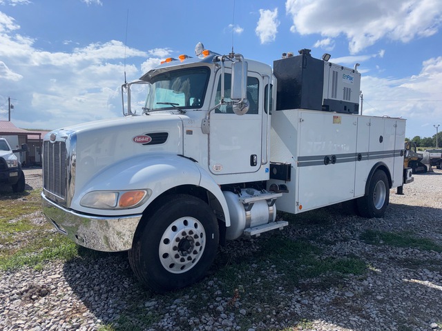 2015 Peterbilt 337 4x2 Service Truck