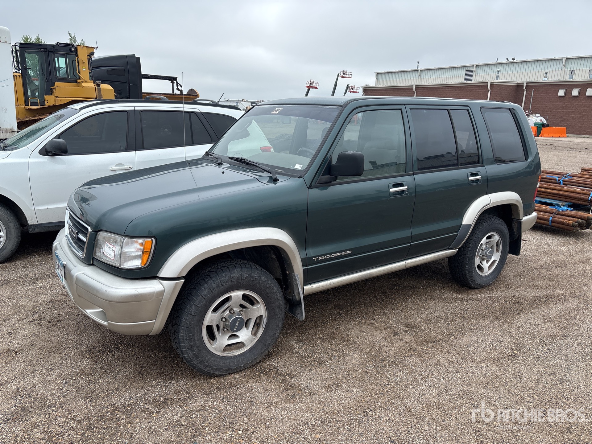 General Appearance with Picture, Left Front Corner