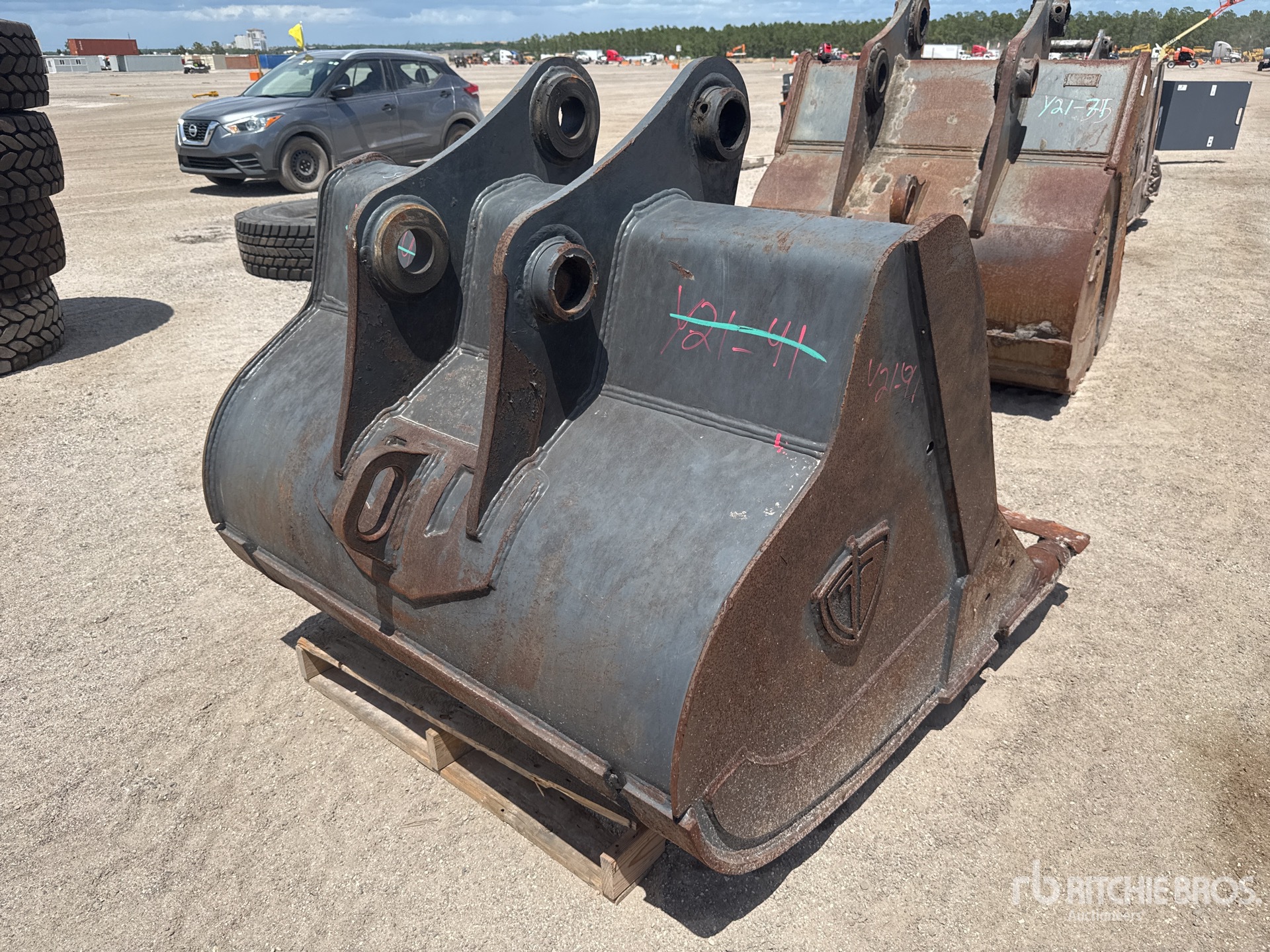 General Appearance with Picture, Right Rear Corner