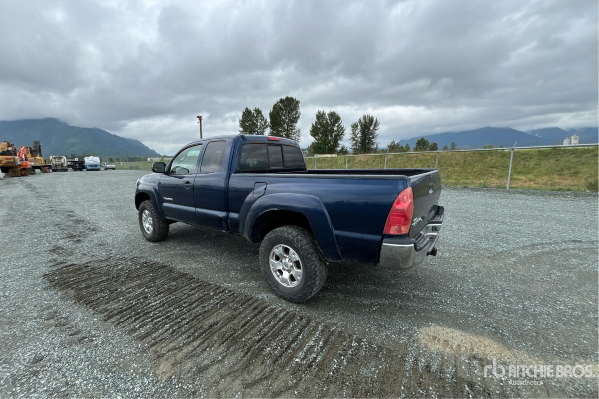General Appearance with Picture, Left Rear Corner