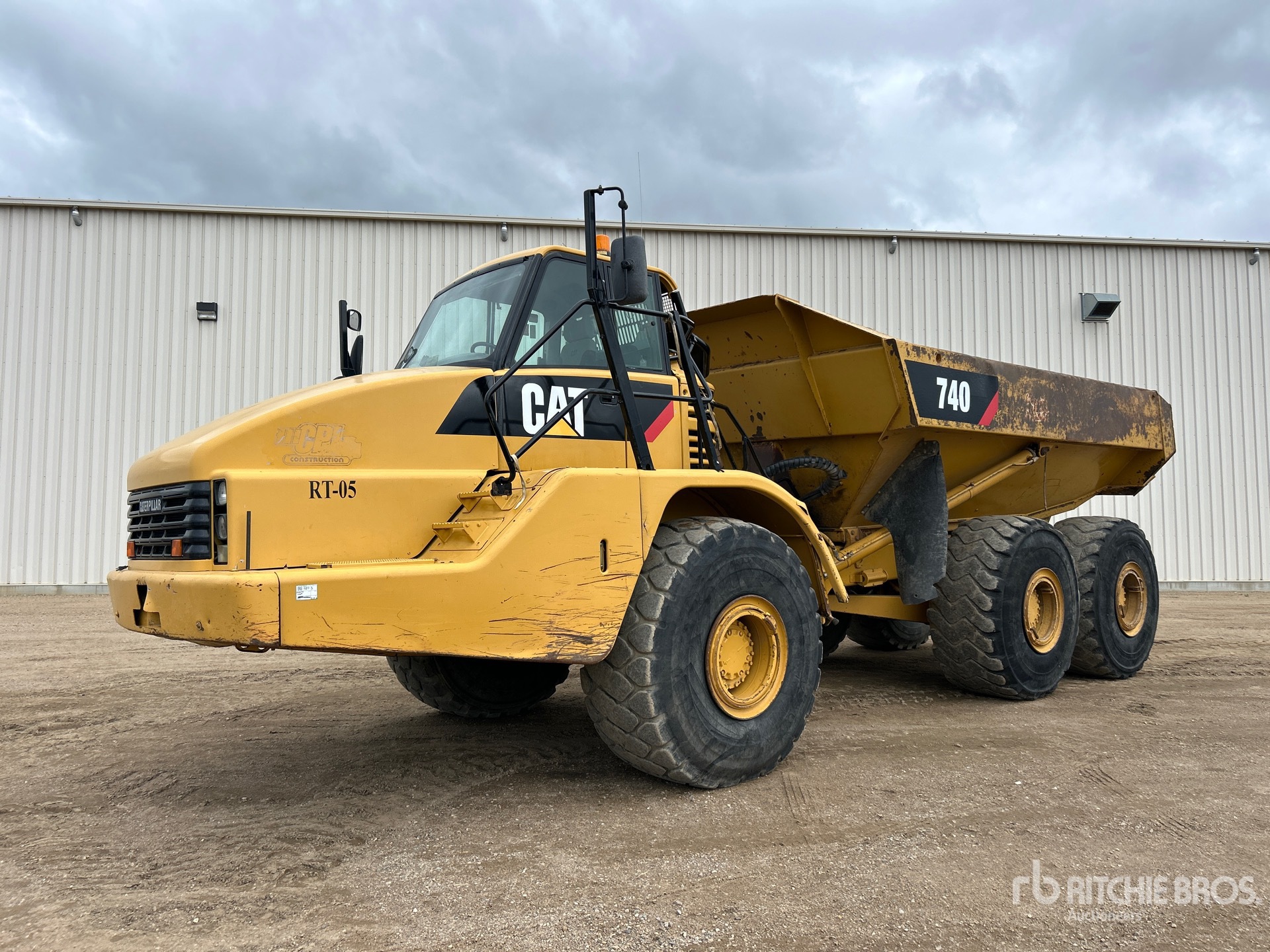 Photo of a 2008 Caterpillar 740