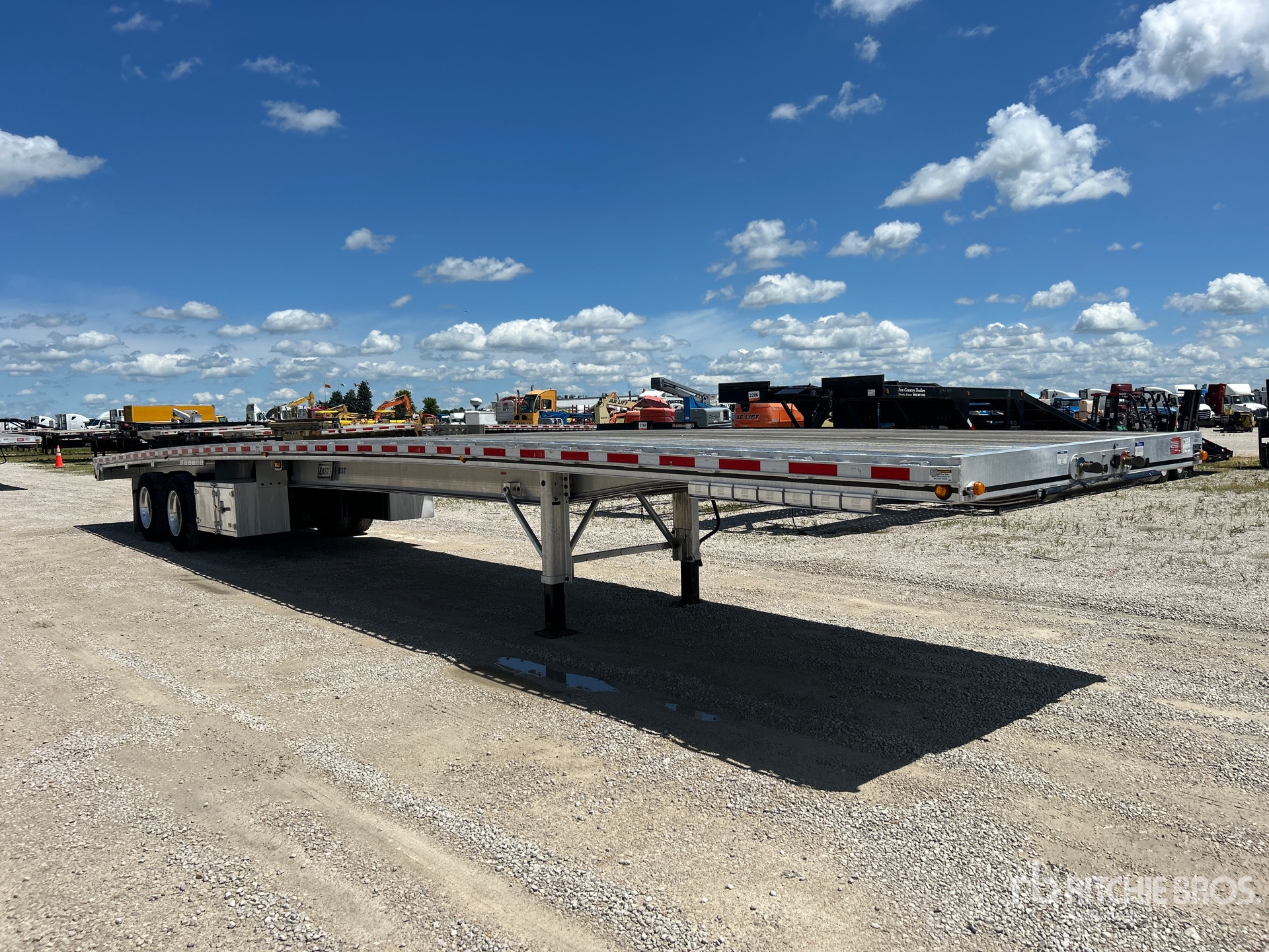 2024 East 53 FT T/A