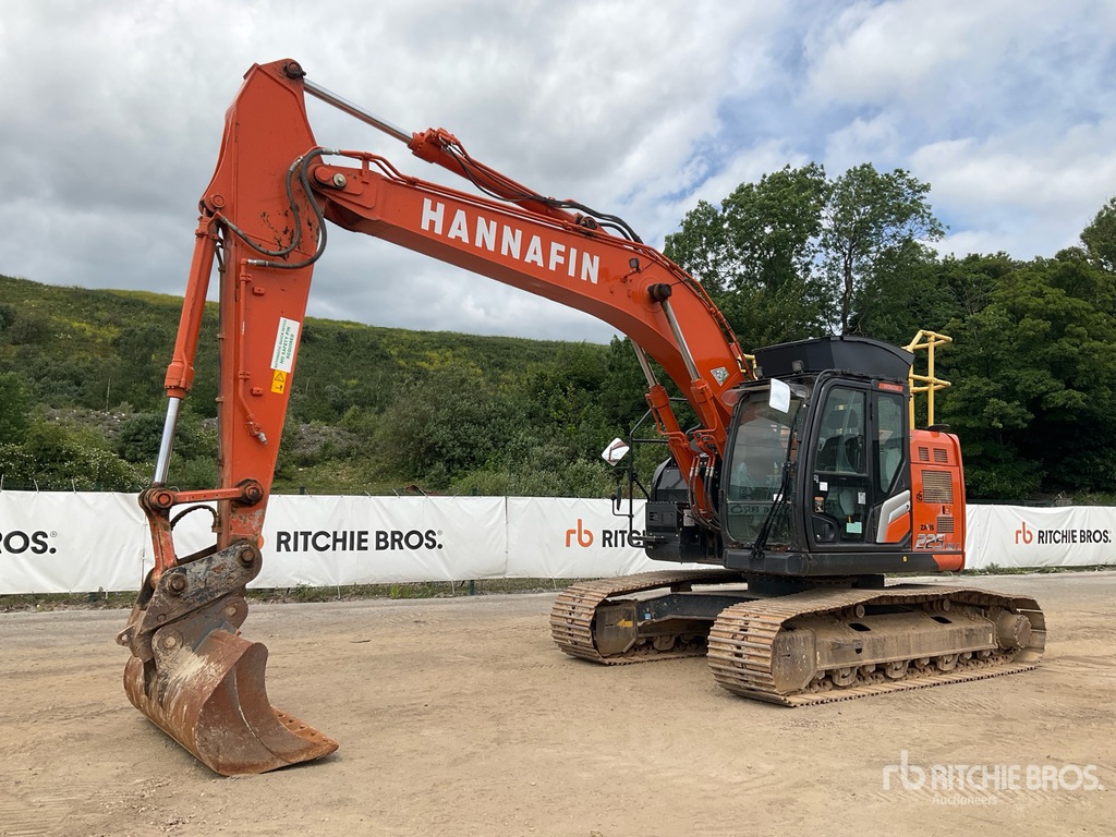 2022 Hitachi ZX225USLC-7 Tracked Excavator | Ritchie Bros. Auctioneers
