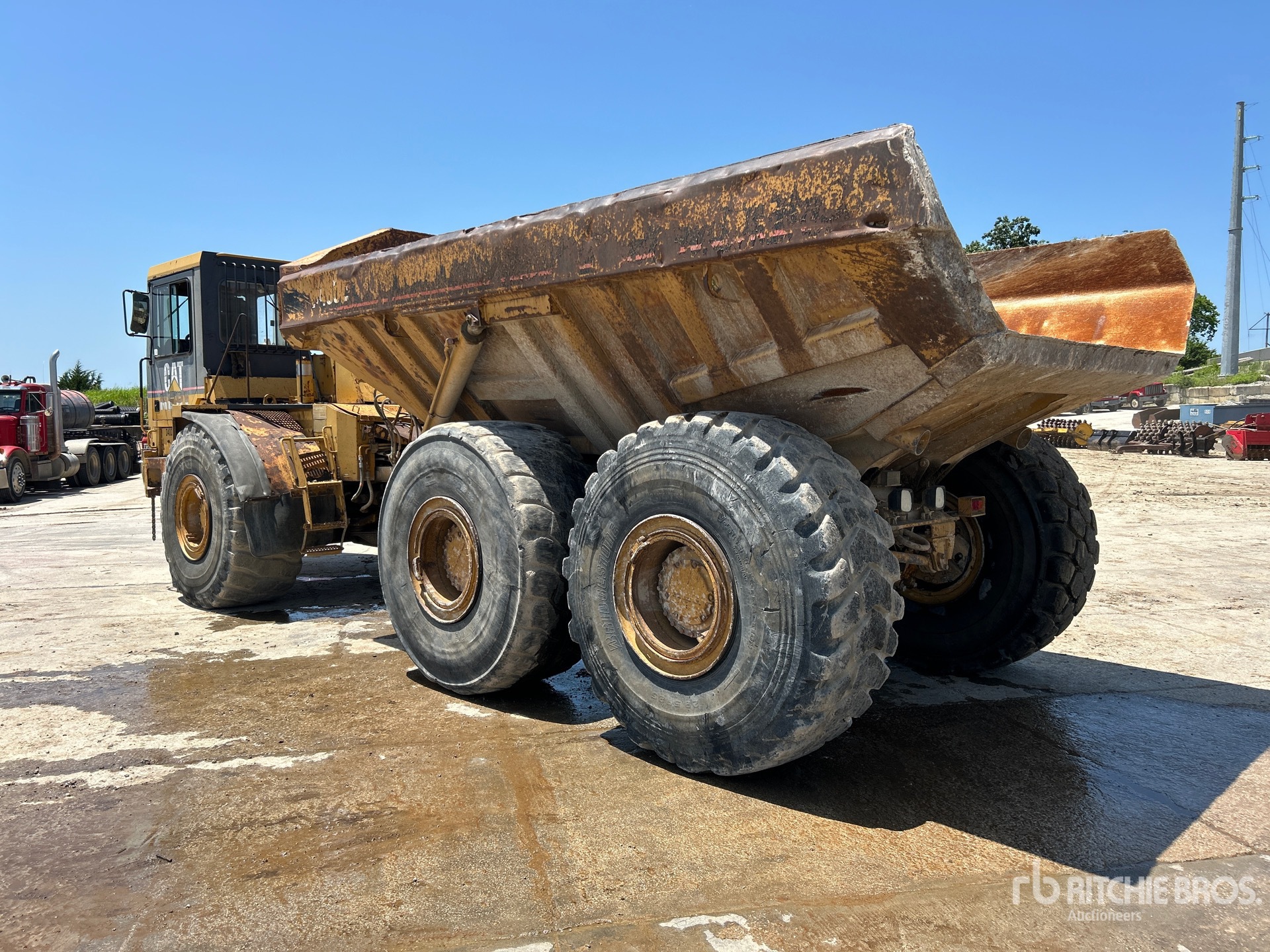 Photo of a 1996 Caterpillar D400E