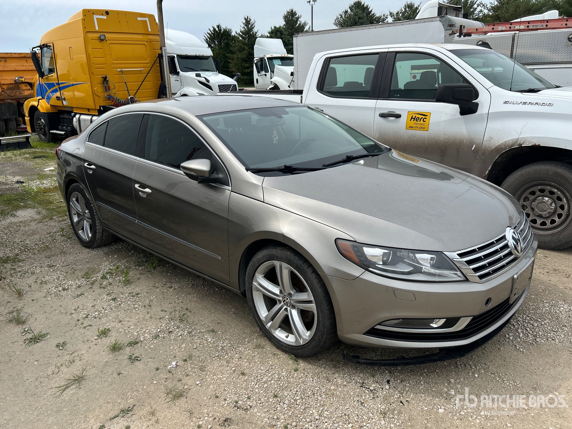 General Appearance with Picture, Right Front Corner