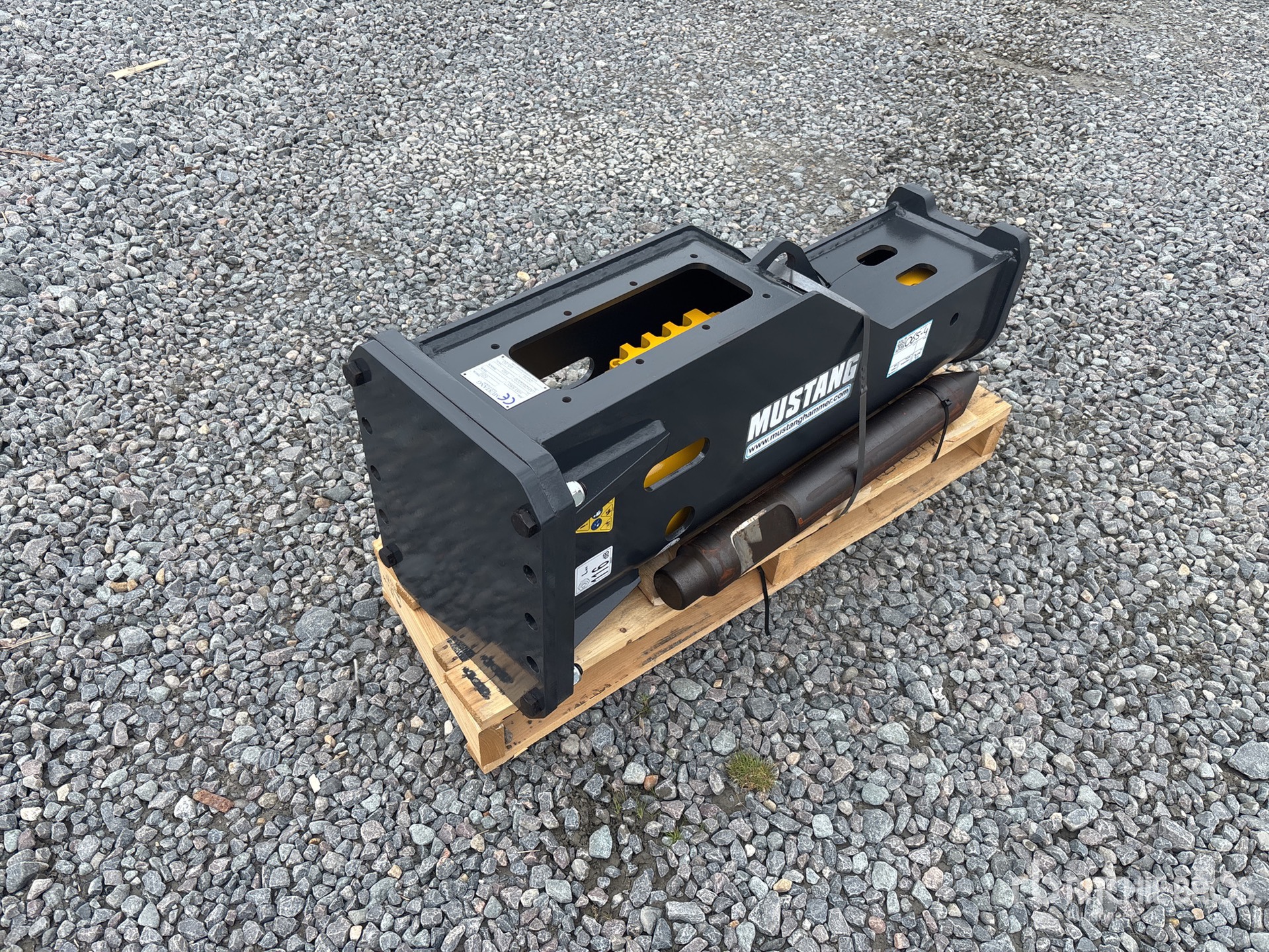 General Appearance with Picture, Right Rear Corner