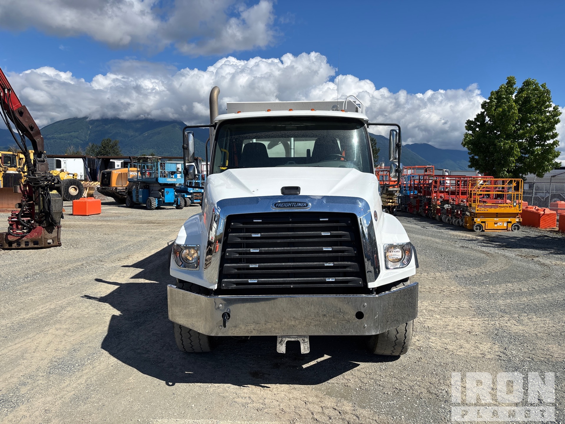 2024 Freightliner 114SD