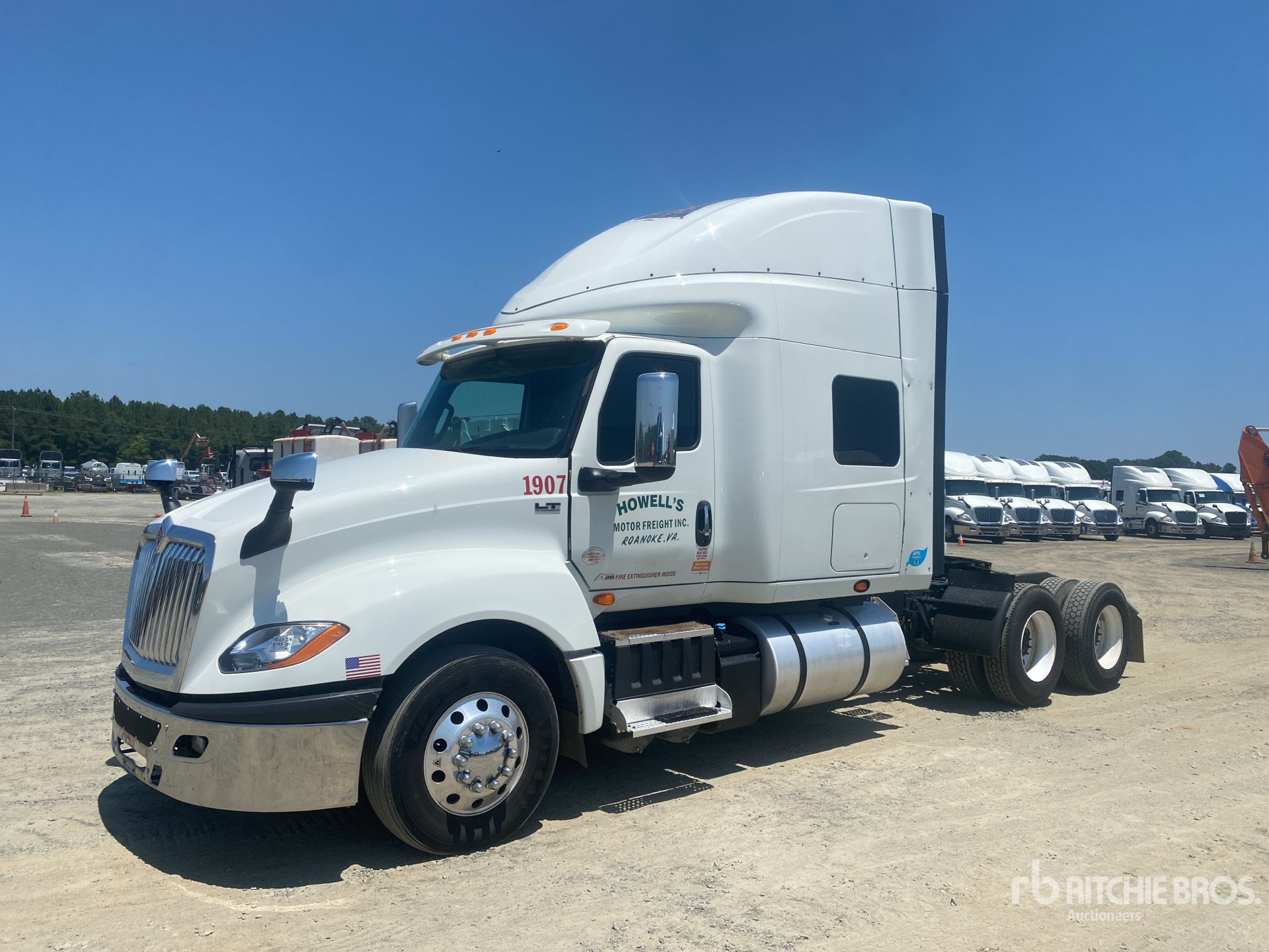 Photo of a 2021 International LT625