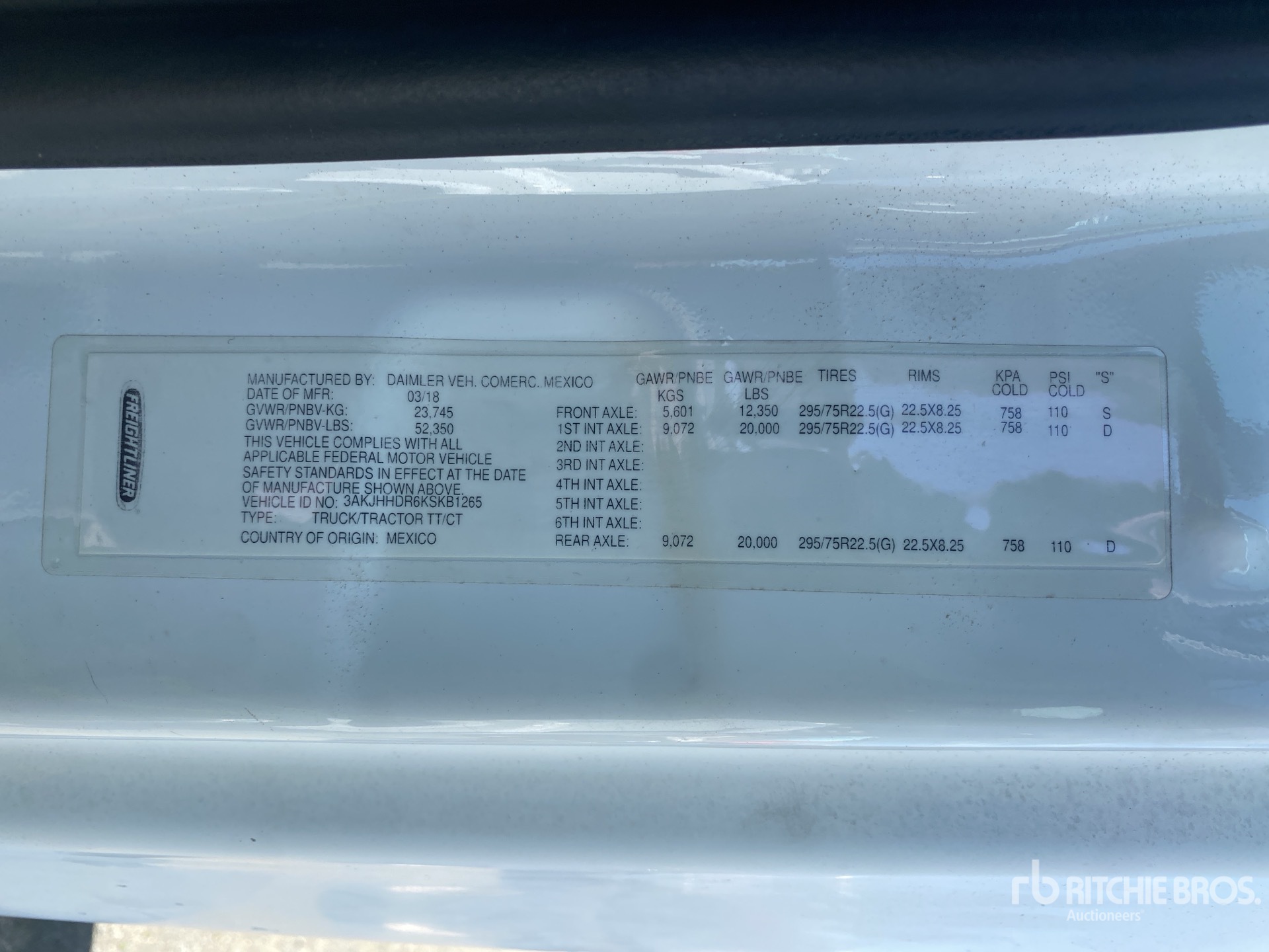 2019 Freightliner CASCADIA 126