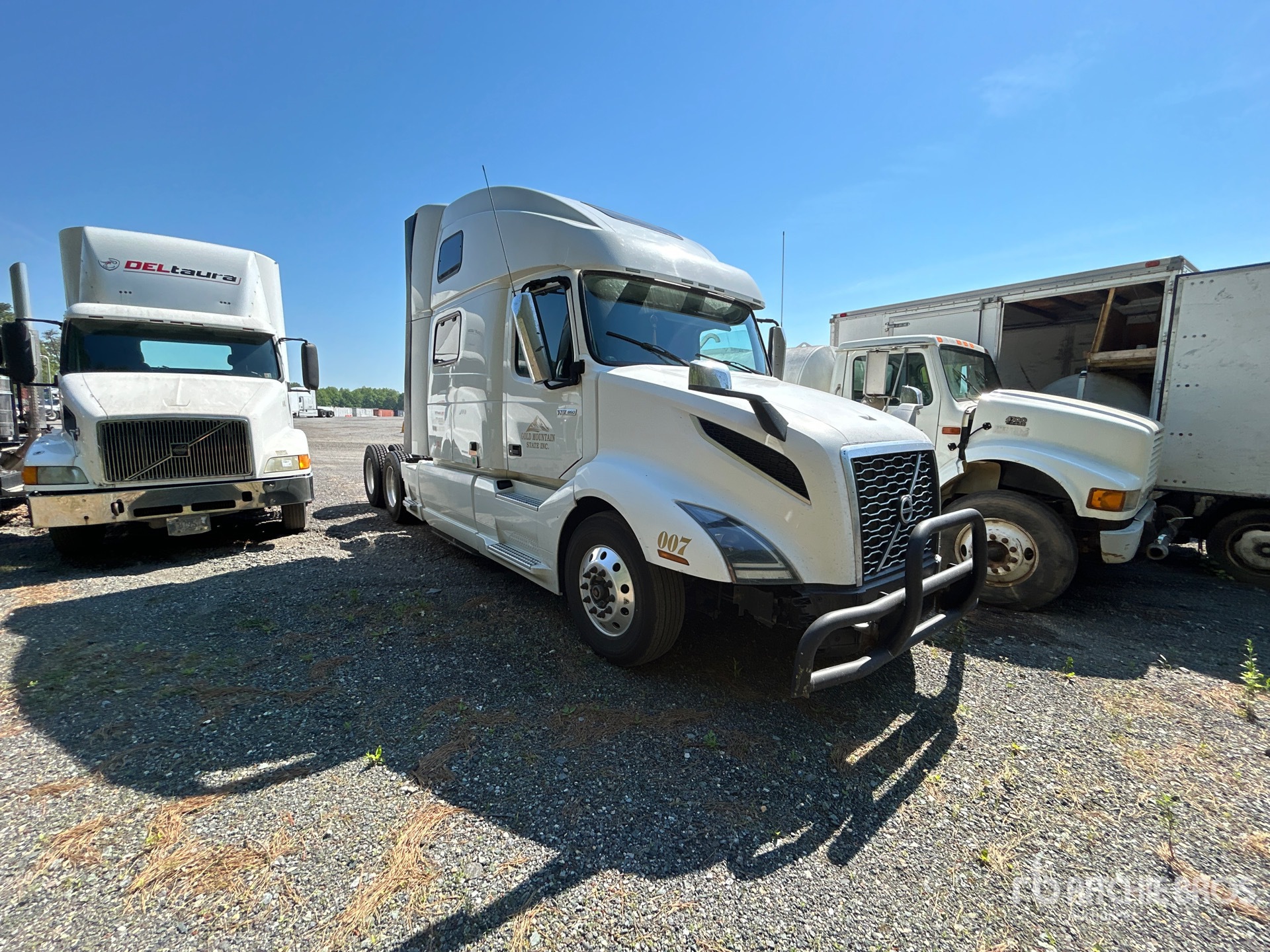 2020 Volvo VNL860