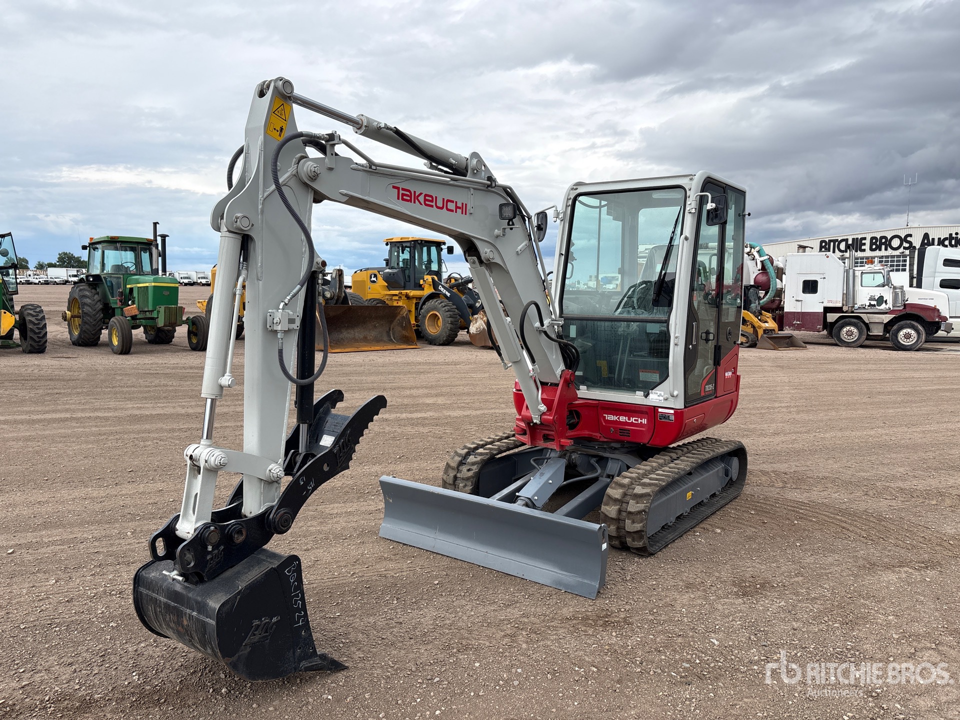 General Appearance with Picture, Left Front Corner