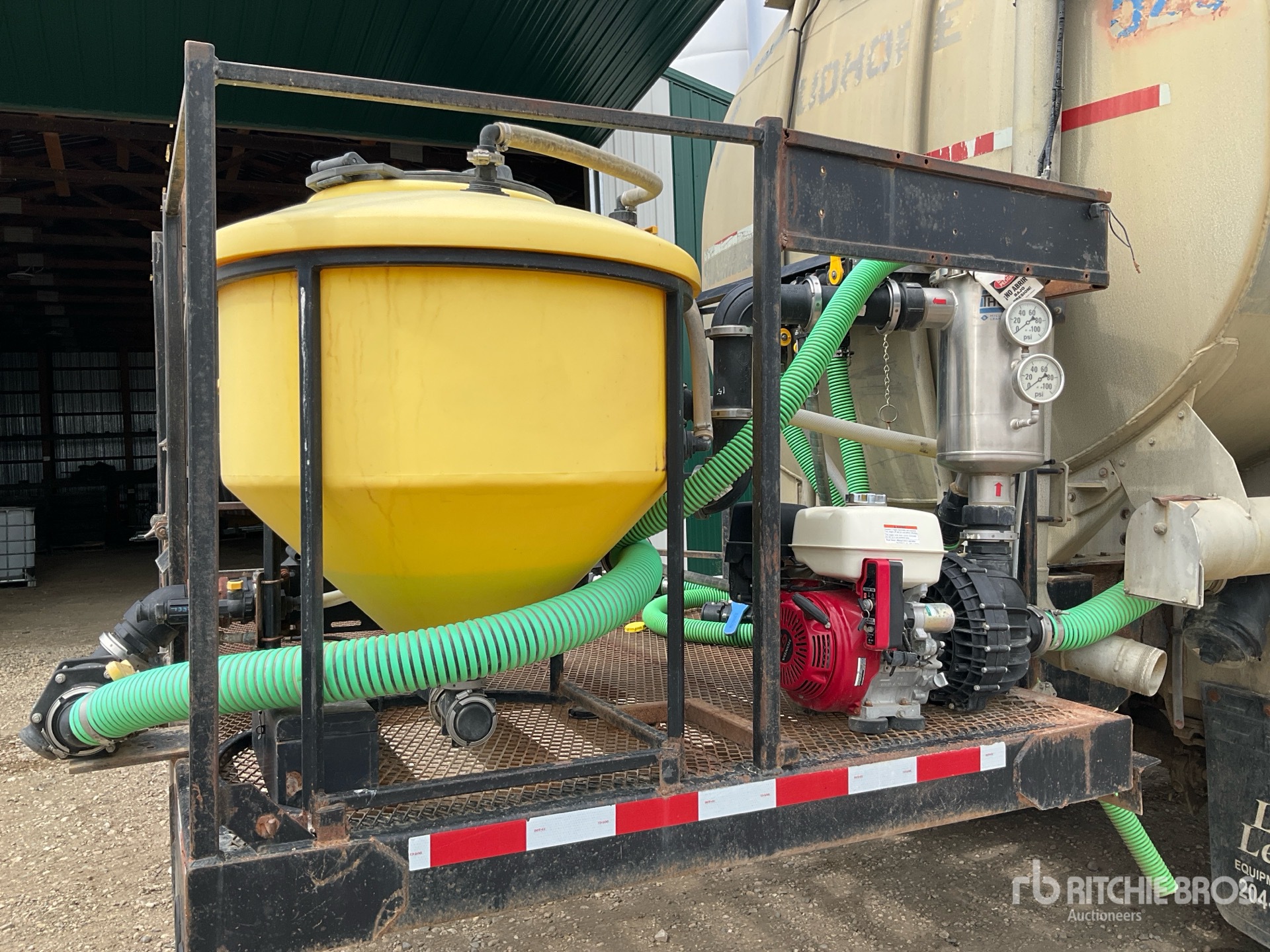 1995 Hutchinson 34 ft T/A