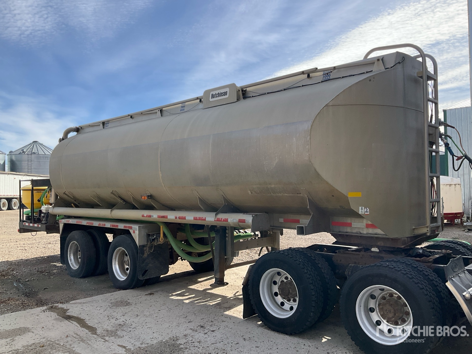 1995 Hutchinson 34 ft T/A