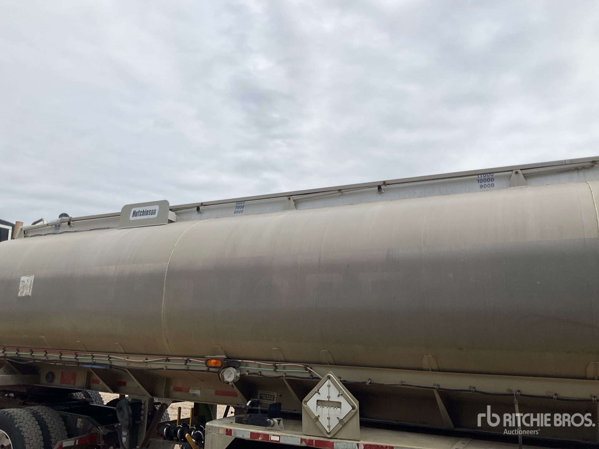1995 Hutchinson 34 ft T/A