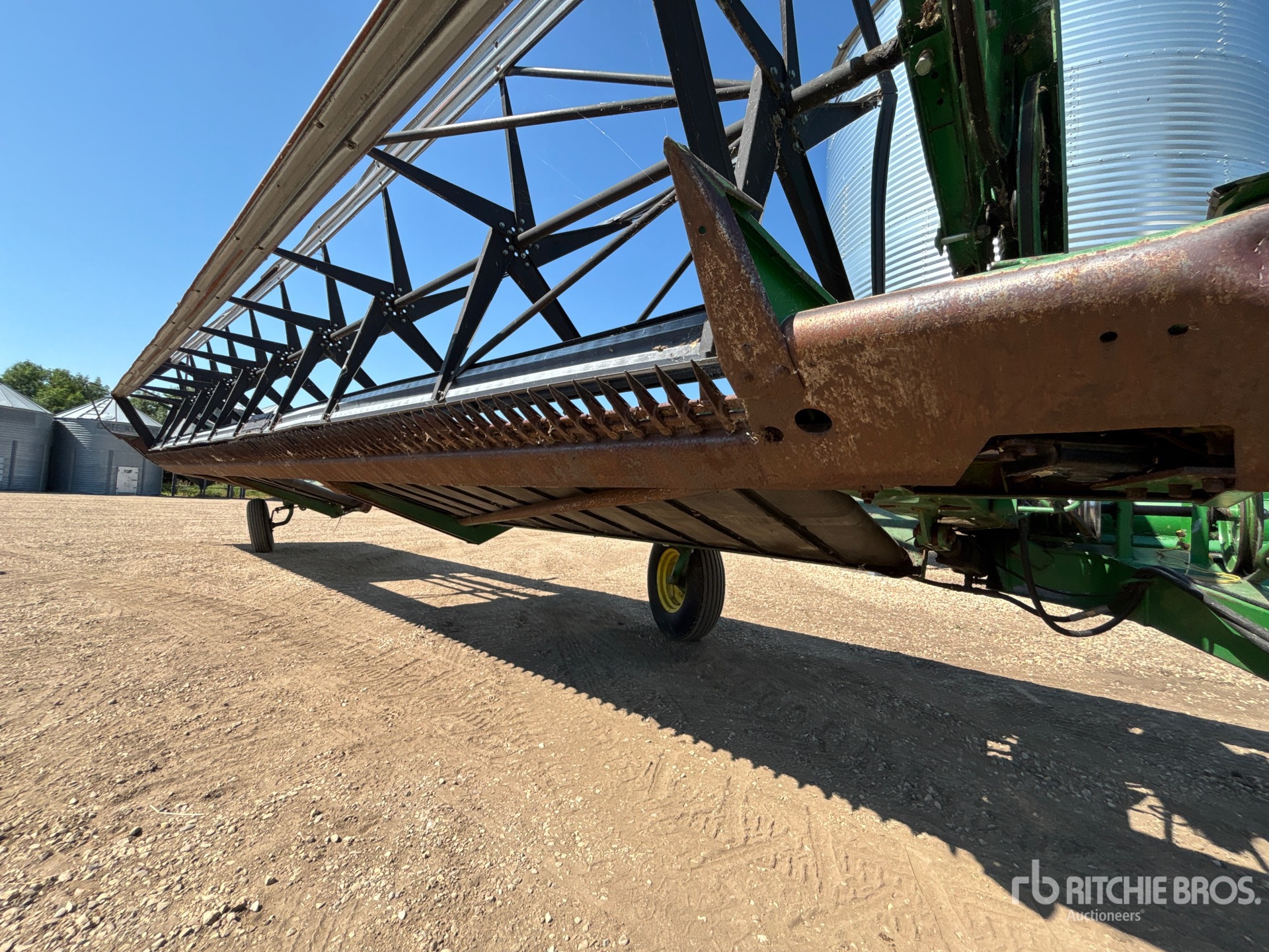 John Deere 590