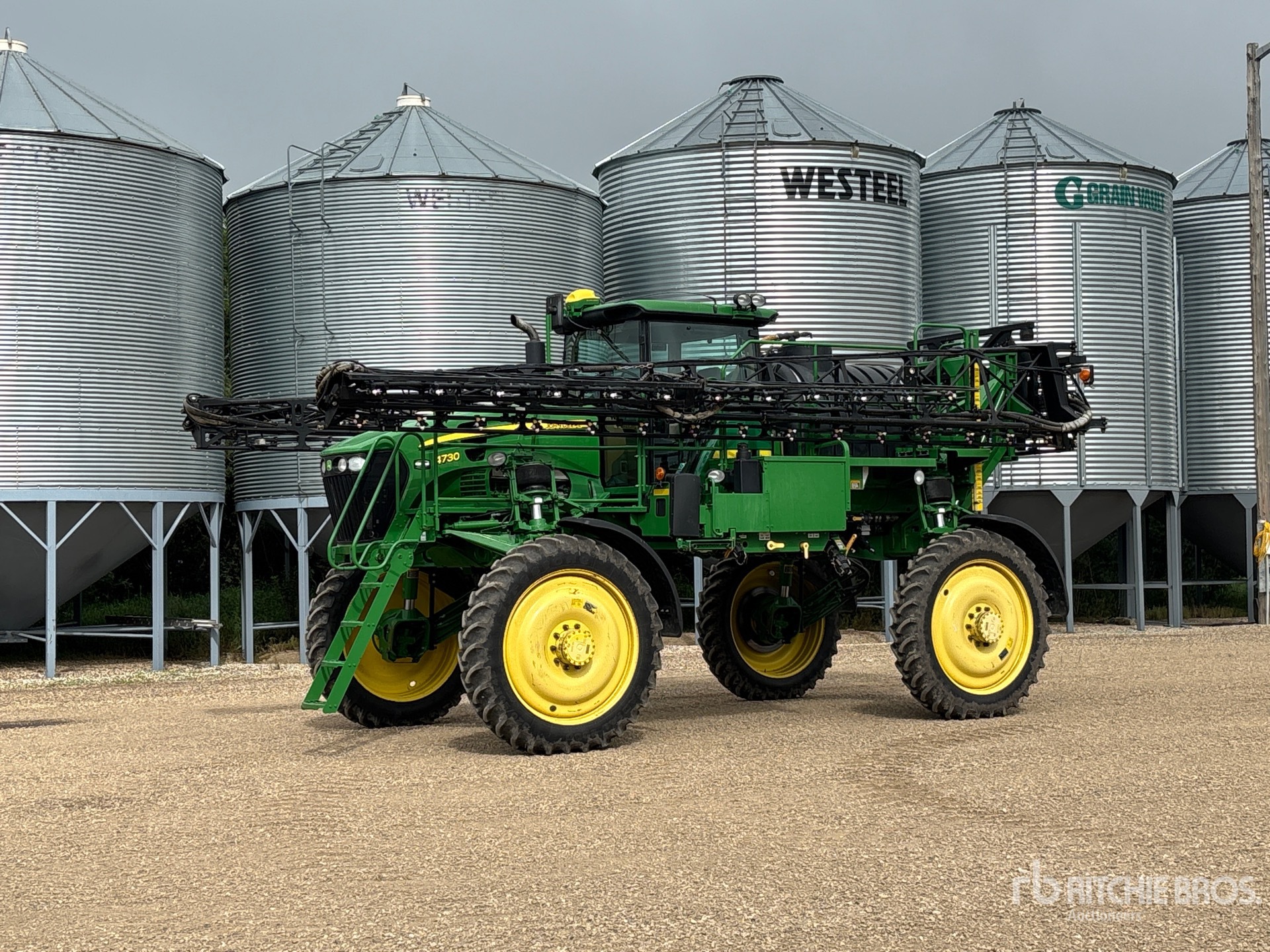 2011 John Deere 4730