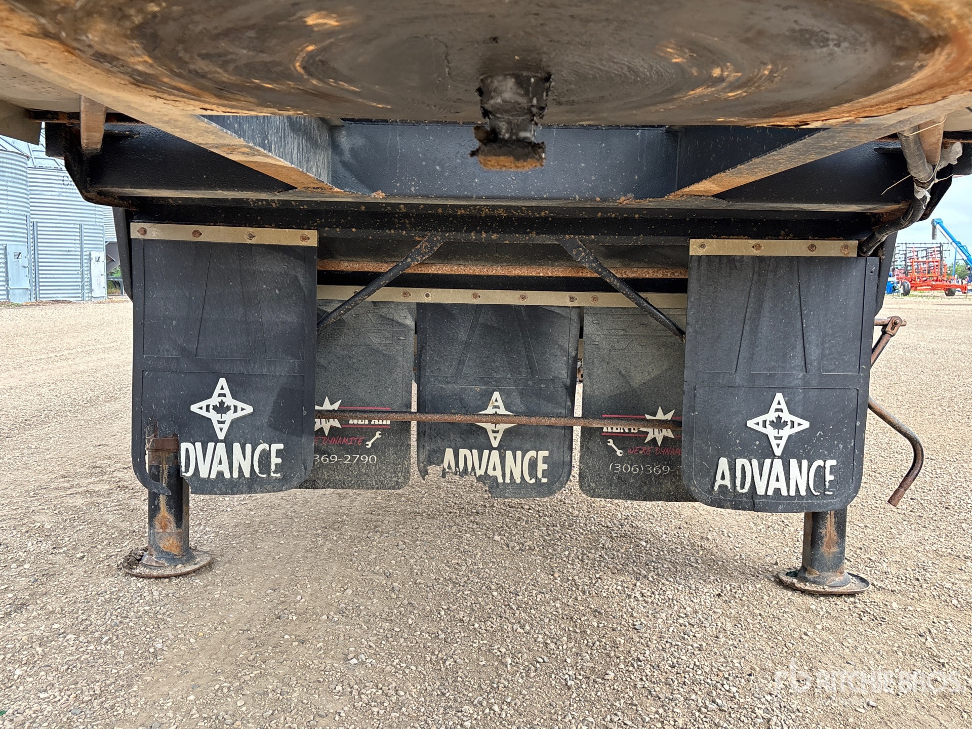 2001 Advance 42 FT TRI/A