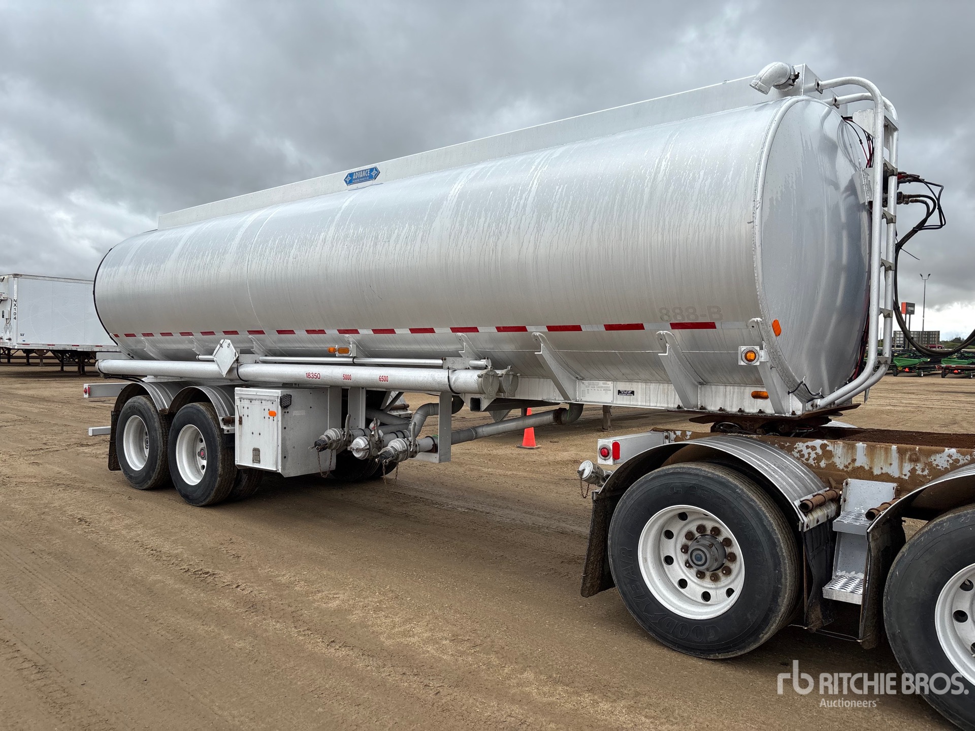 2009 Advance 25500 L SUPER B-TRAIN PUP