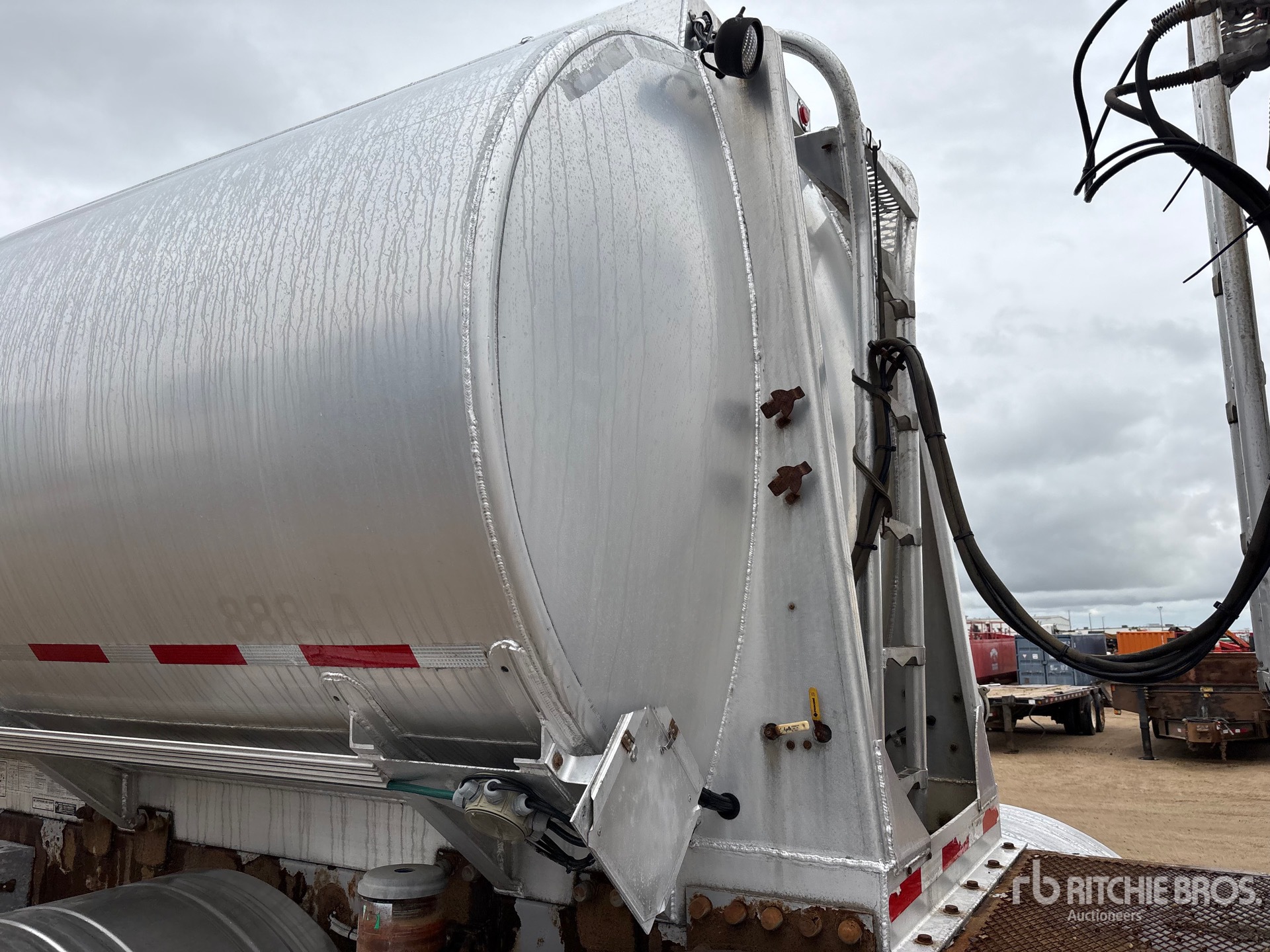 2007 Advance 9378 GAL SUPER B-TRAIN LEAD