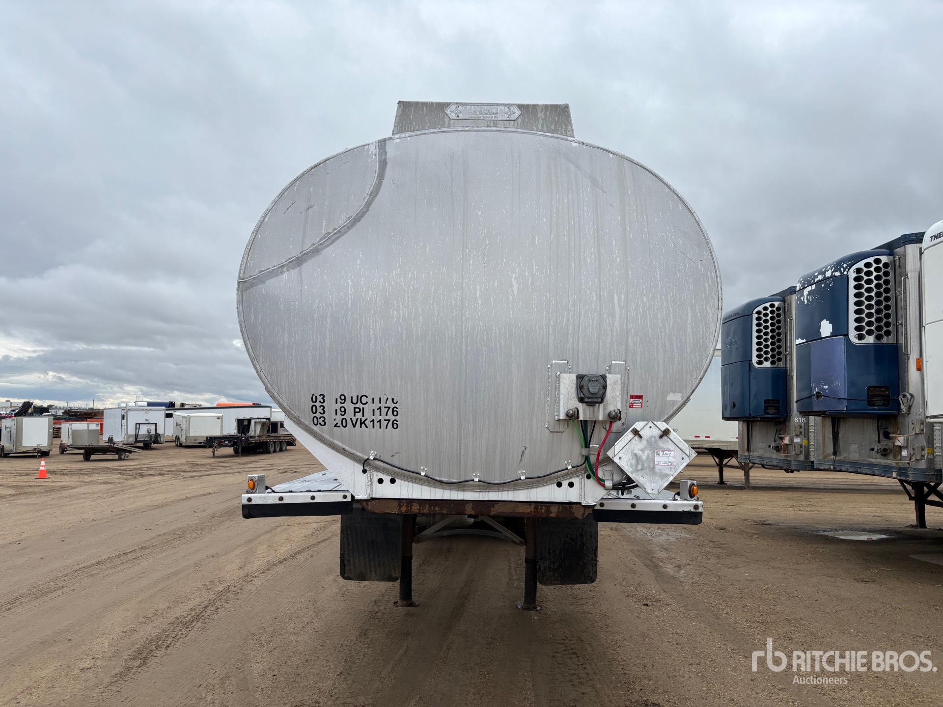 2007 Advance 9378 GAL SUPER B-TRAIN LEAD