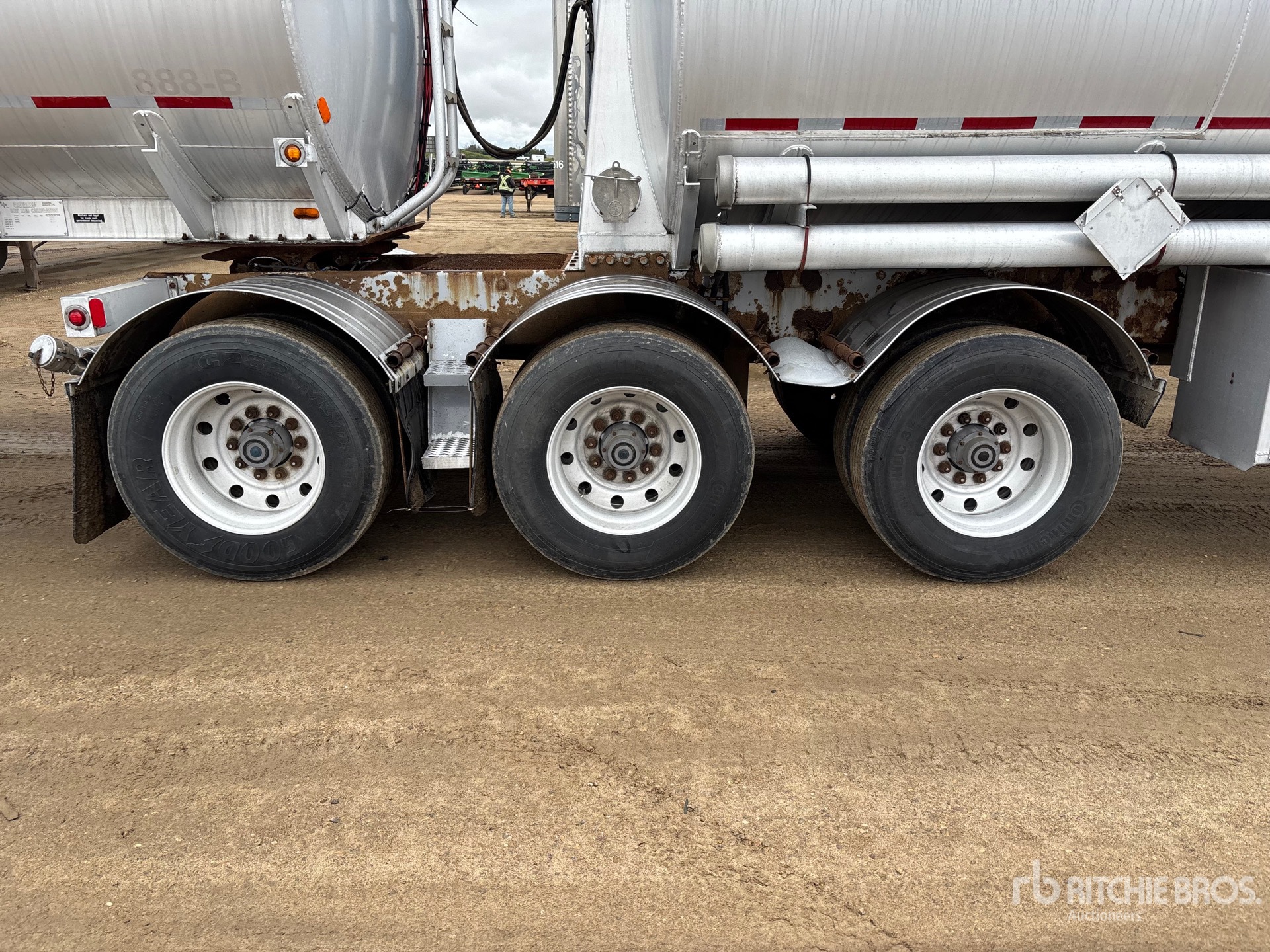2007 Advance 9378 GAL SUPER B-TRAIN LEAD