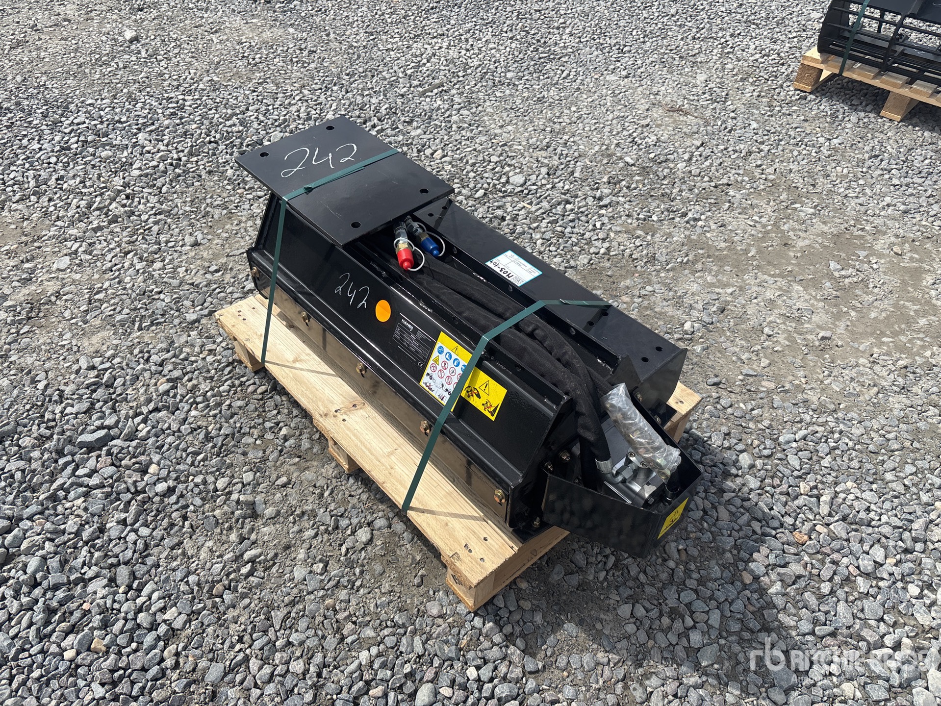 General Appearance with Picture, Left Rear Corner
