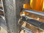 Hydraulics with Fork Positioning Cylinder (on fork carriage)