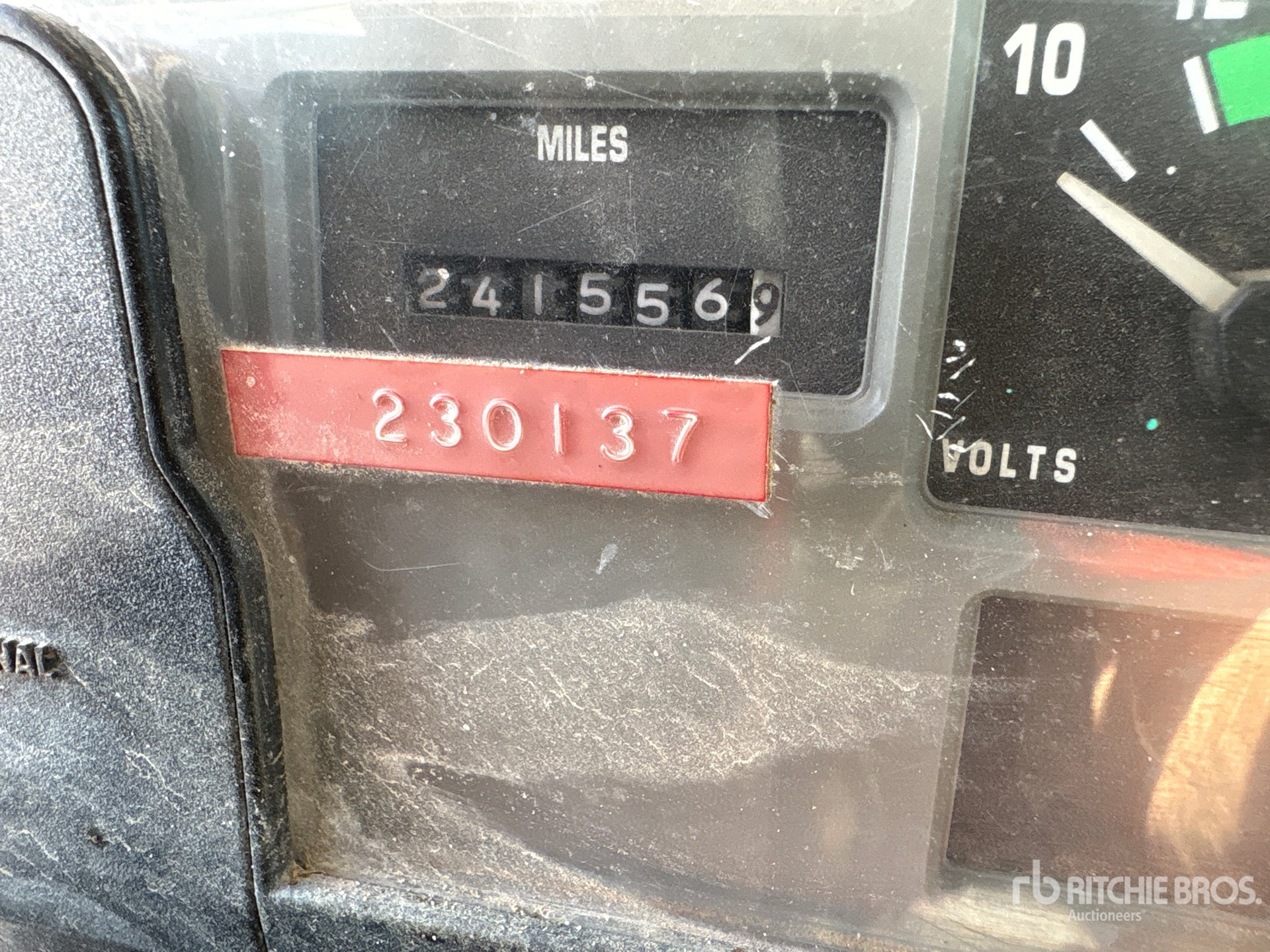 General Appearance with Hour Meter / Odometer