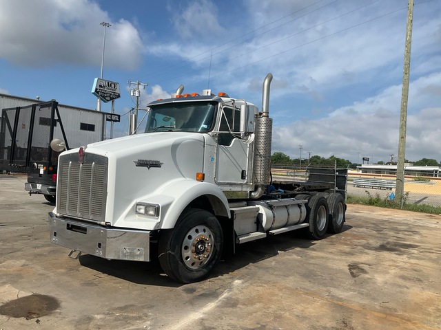 2001 Kenworth T800 6x4 T/A Day Cab Truck Tractor