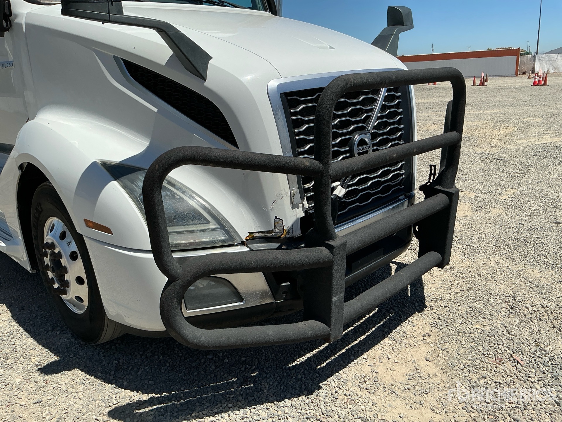 2023 Volvo VNL760