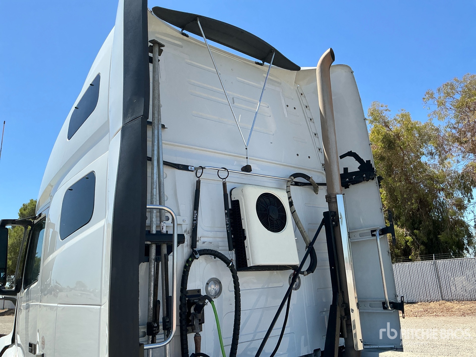 2023 Volvo VNL760