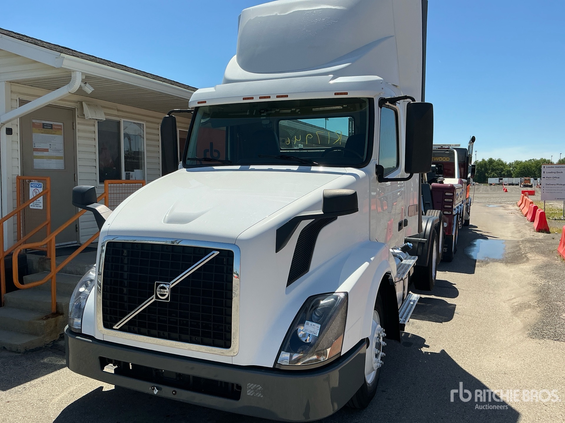 Photo of a 2016 Volvo VNL