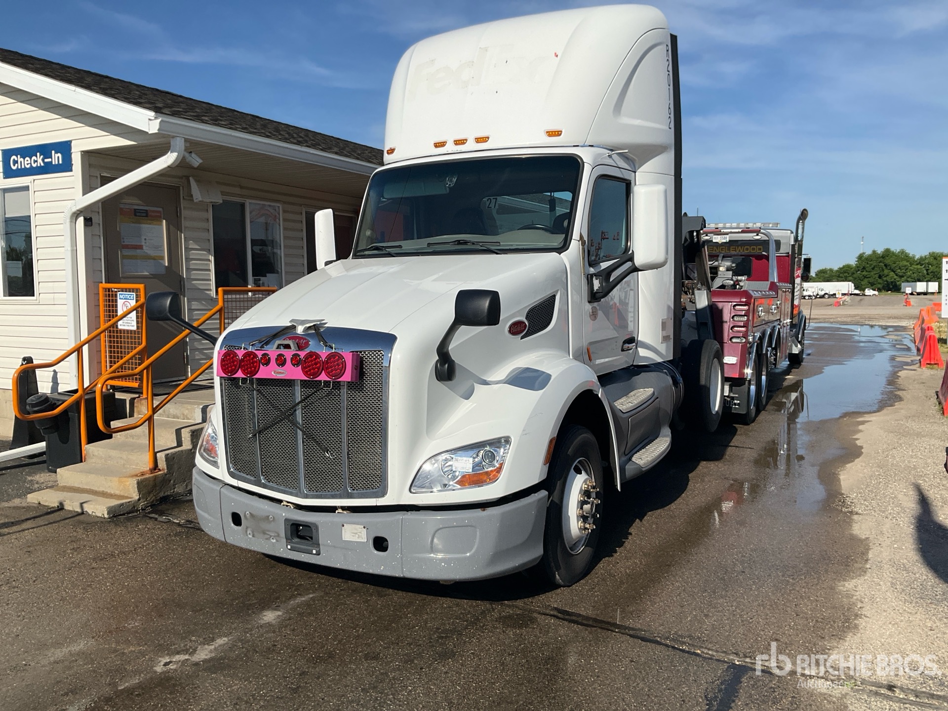 Photo of a 2018 Peterbilt 579