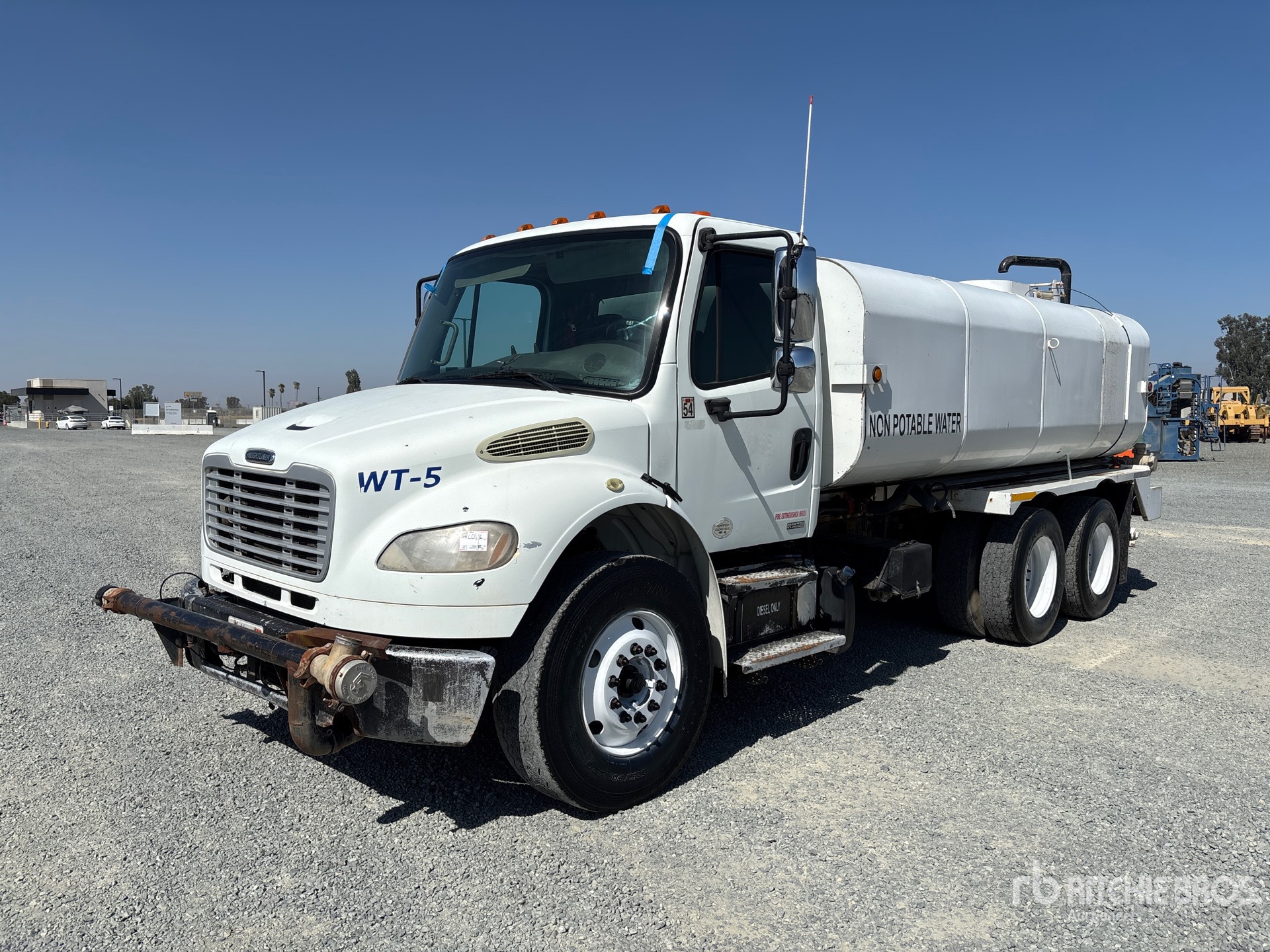 Photo of 2011 Freightliner M2 106