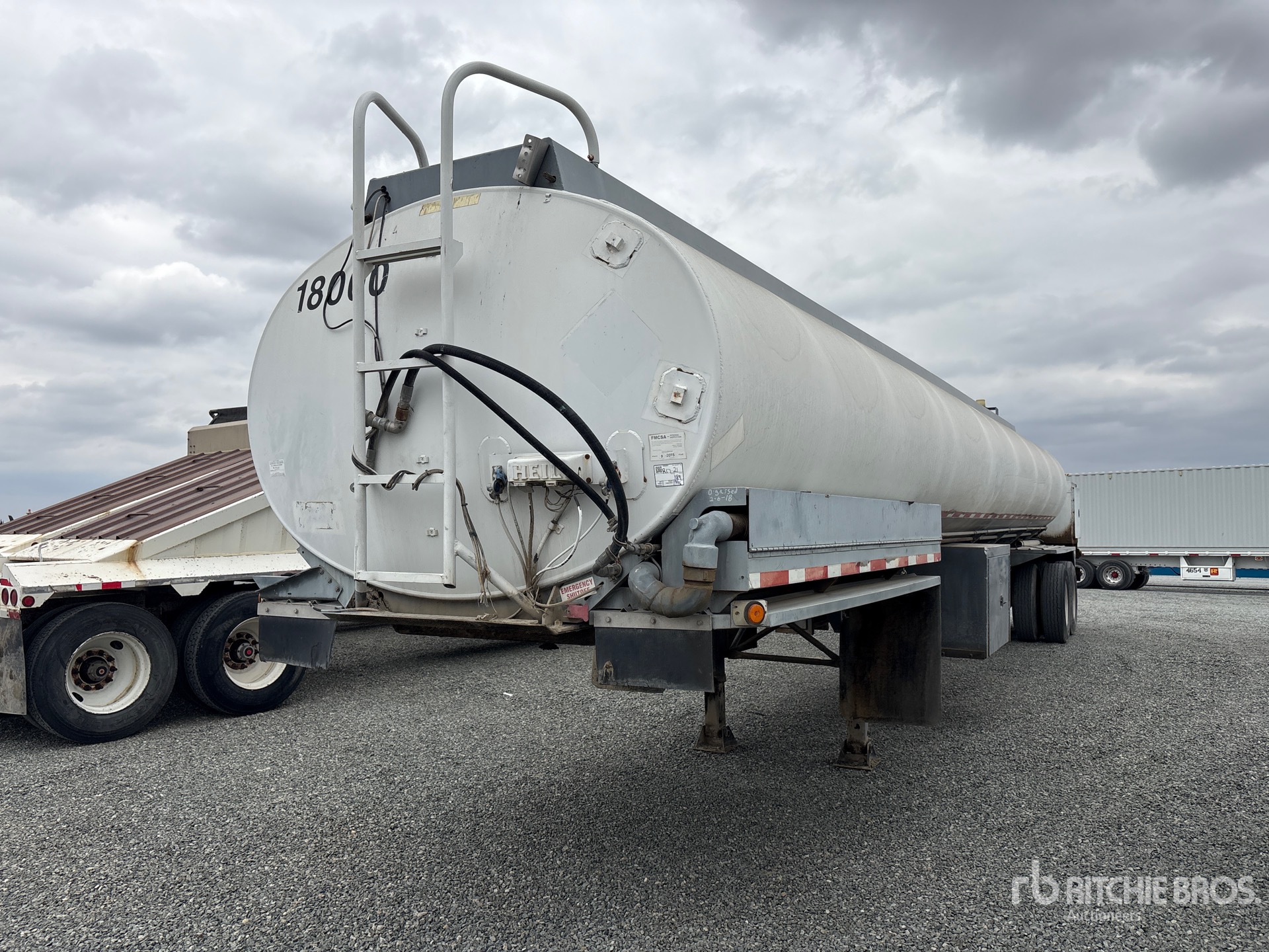 Photo of a 1982 Heil 9000 gal T/A