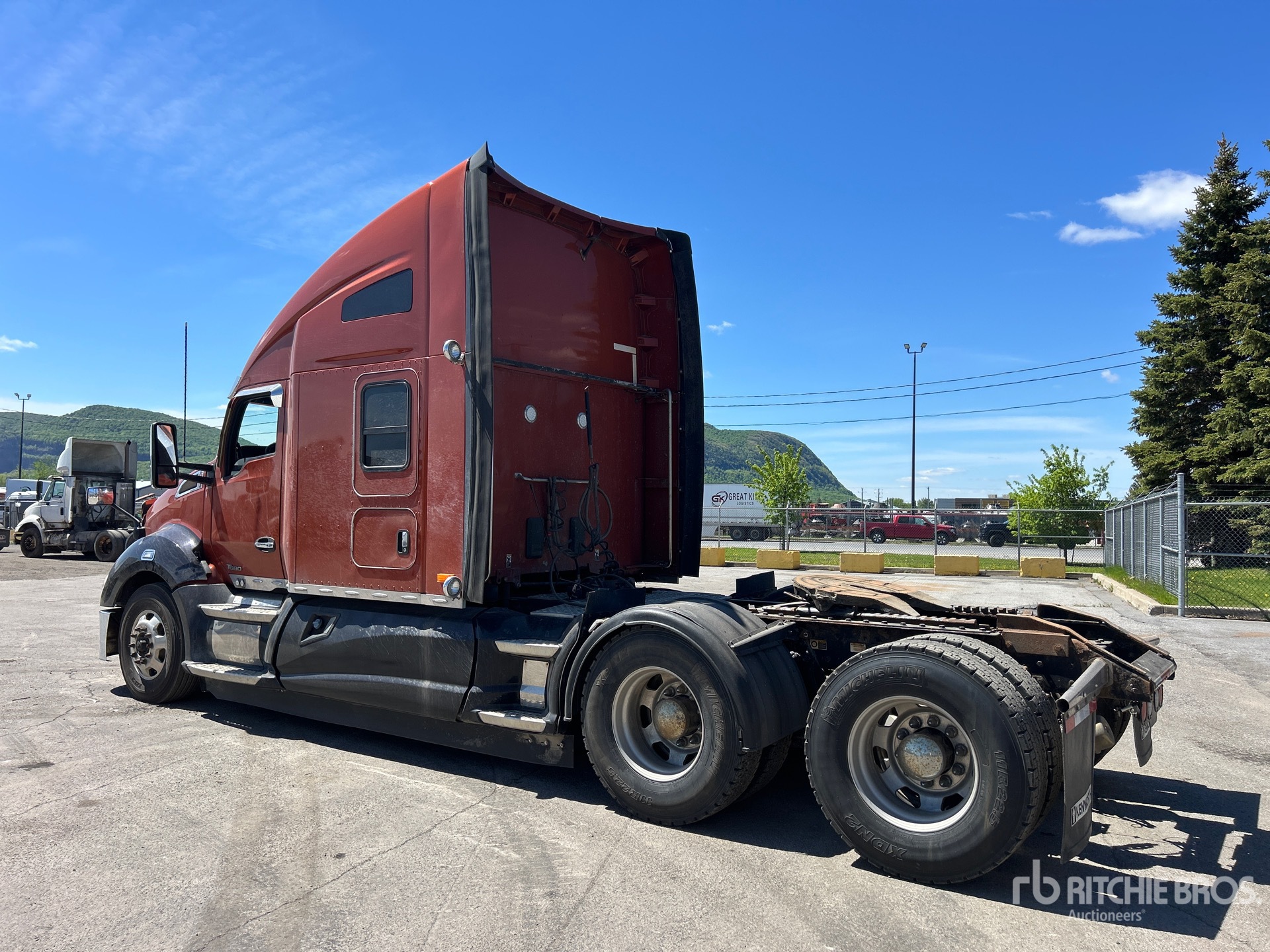 General Appearance with Picture, Left Rear Corner