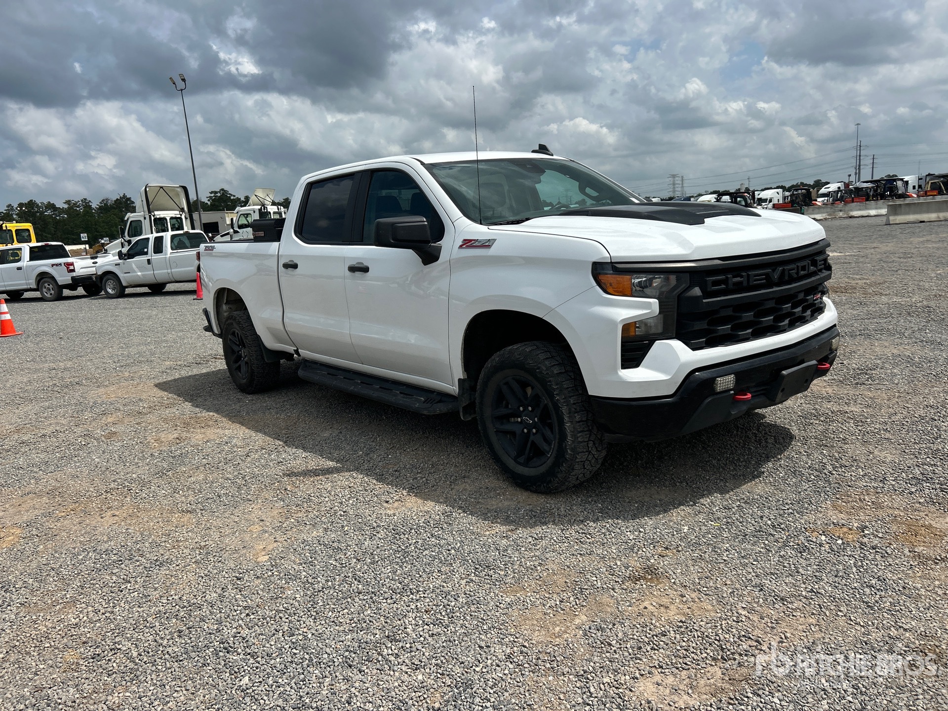General Appearance with Picture, Right Front Corner