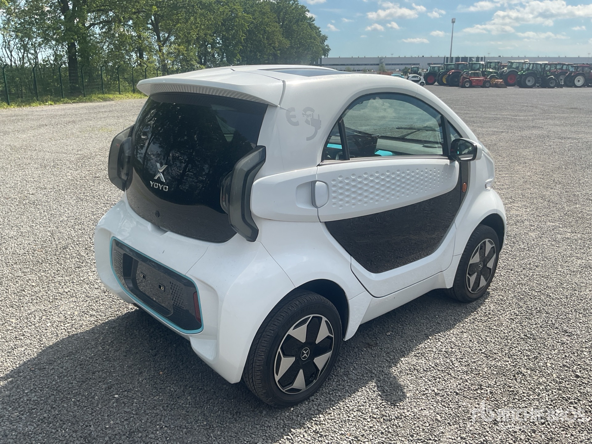 General Appearance with Picture, Right Rear Corner