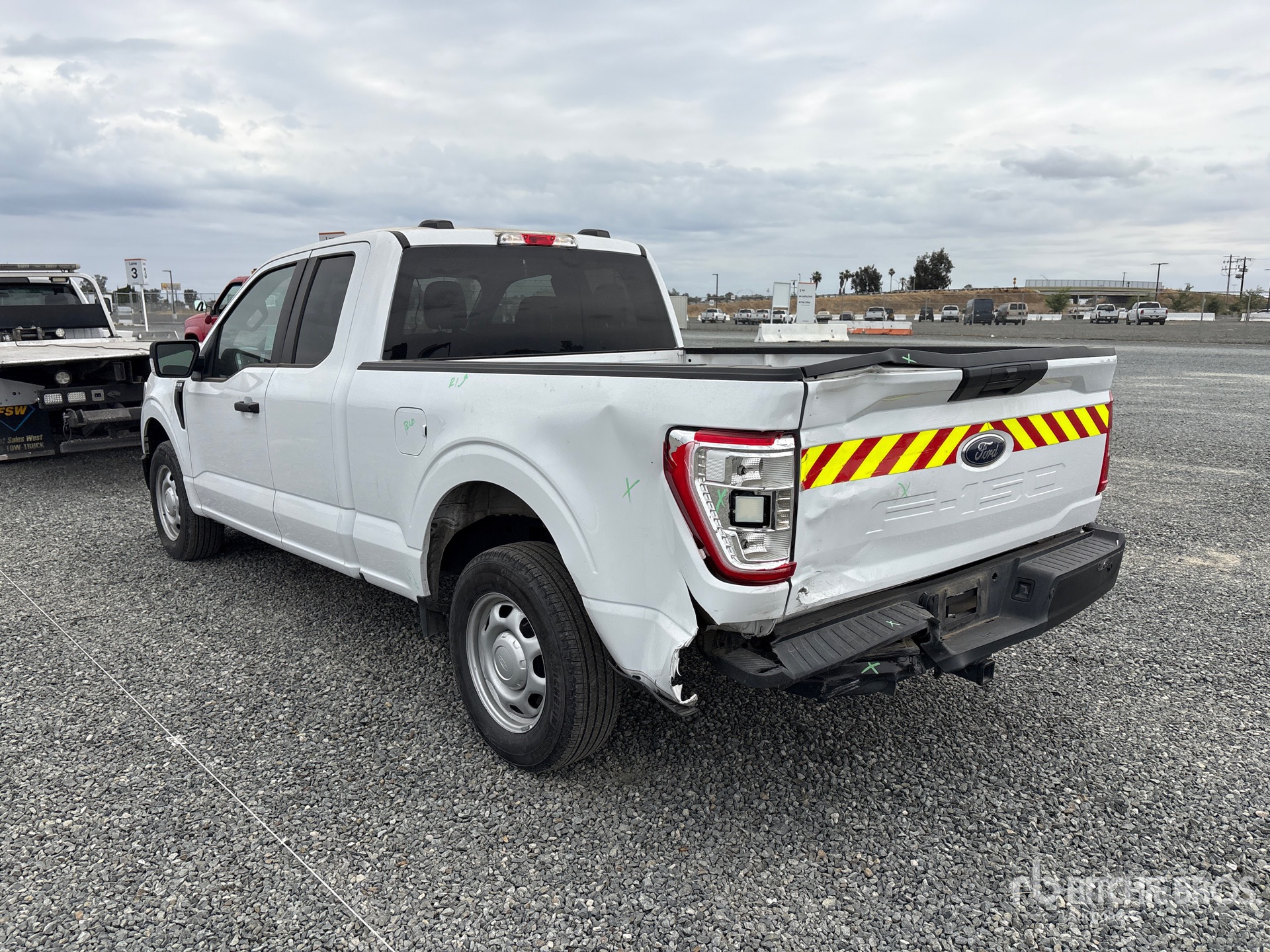 General Appearance with Picture, Left Rear Corner